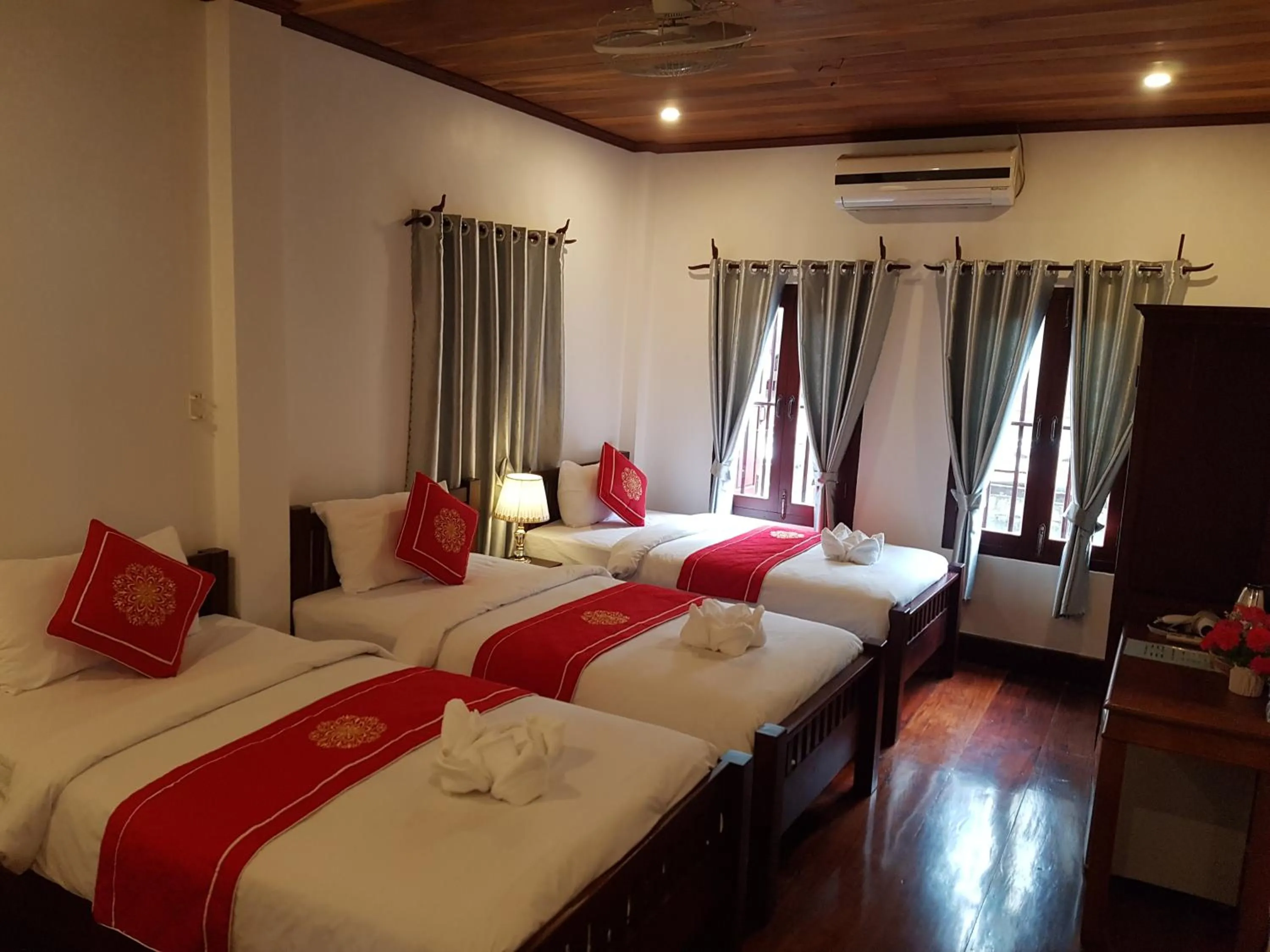 Bed in Luang Prabang Pangkham Lodge