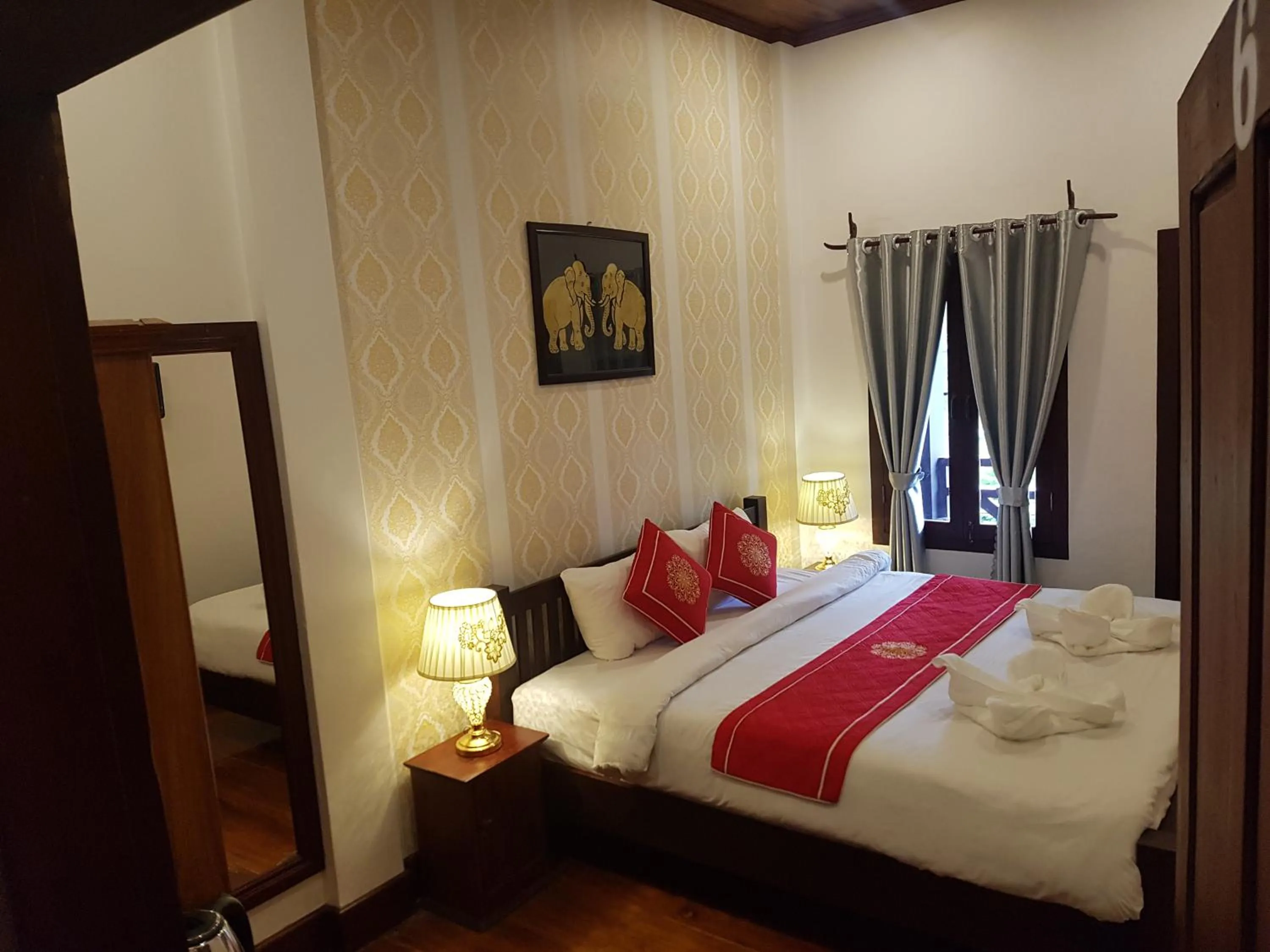 Bed in Luang Prabang Pangkham Lodge