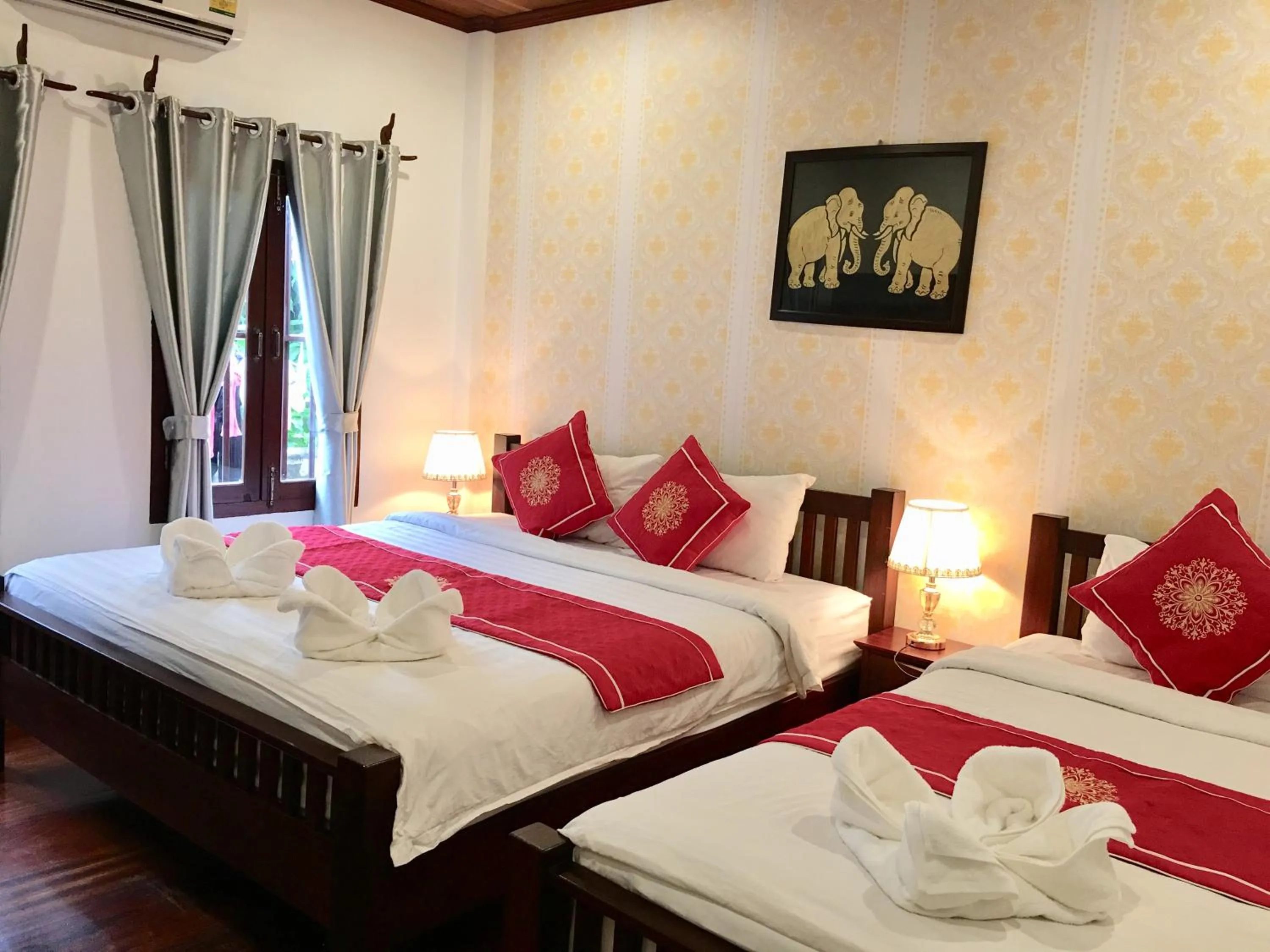 Bed in Luang Prabang Pangkham Lodge