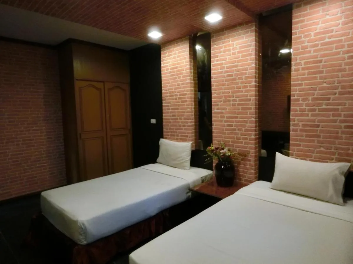 Bed in NewYork Suite Hotel