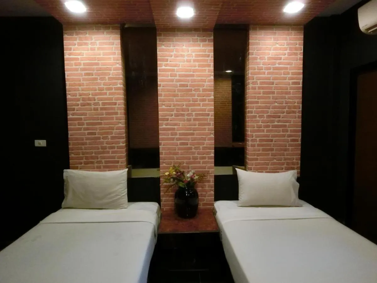 Bed in NewYork Suite Hotel