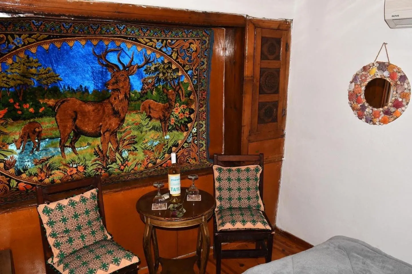 Decorative detail in Deniss Pension