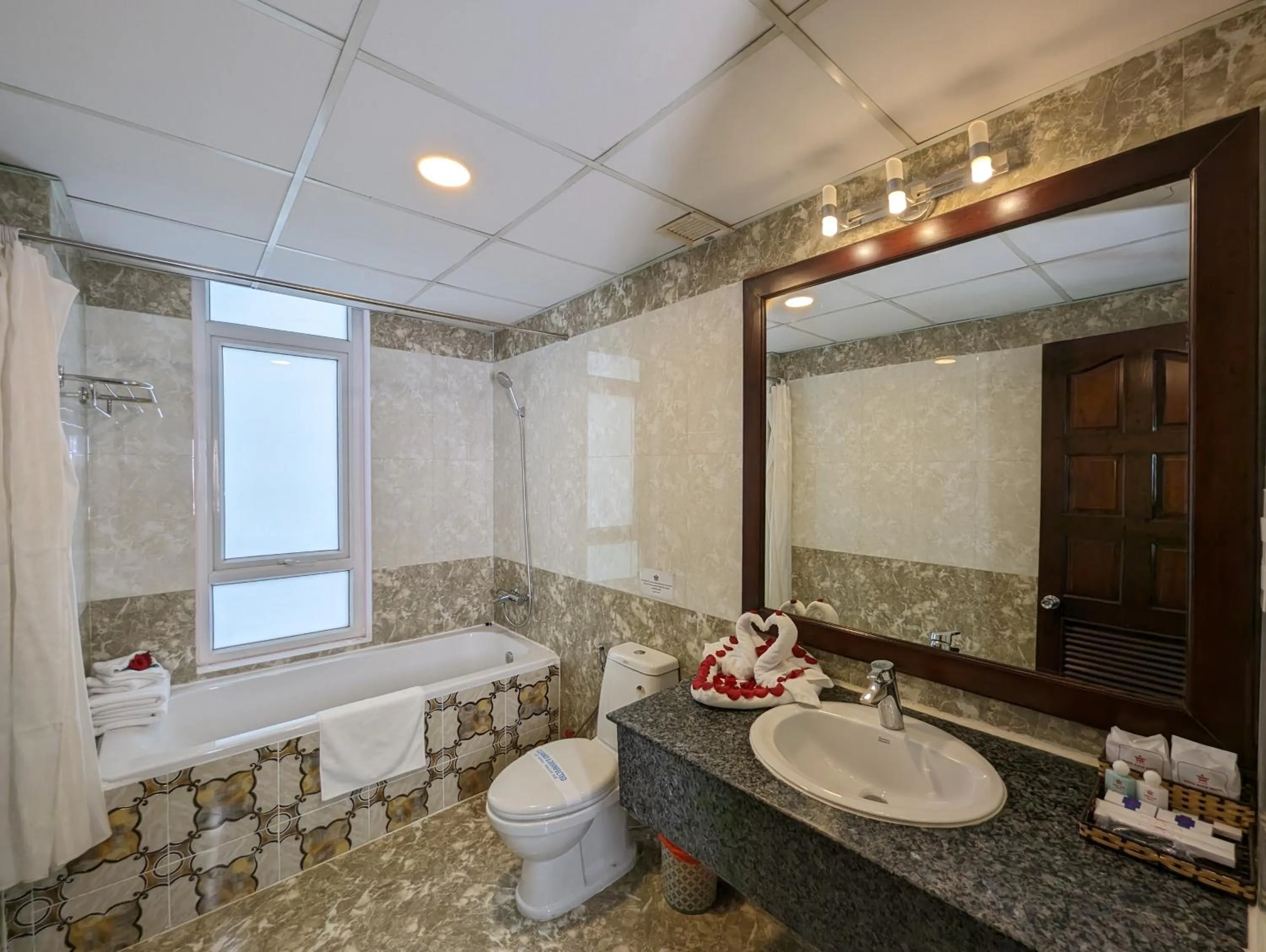 Bathroom in Đông Kinh Hotel