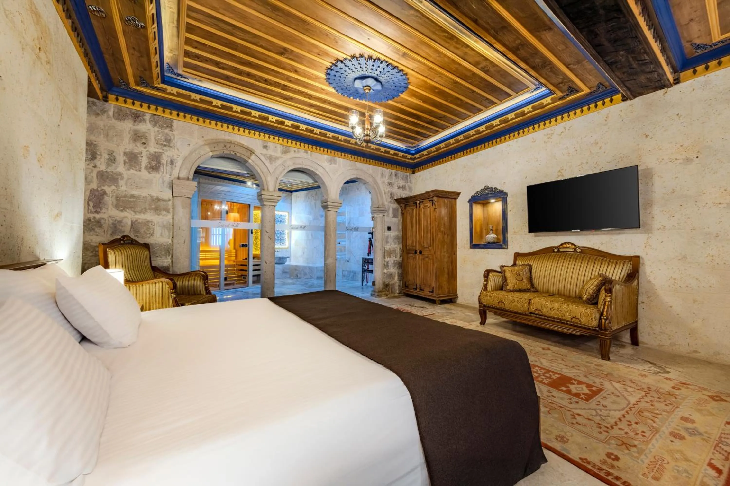 TV and multimedia, Bed in Cappadocia Secret Hill Cave Suites