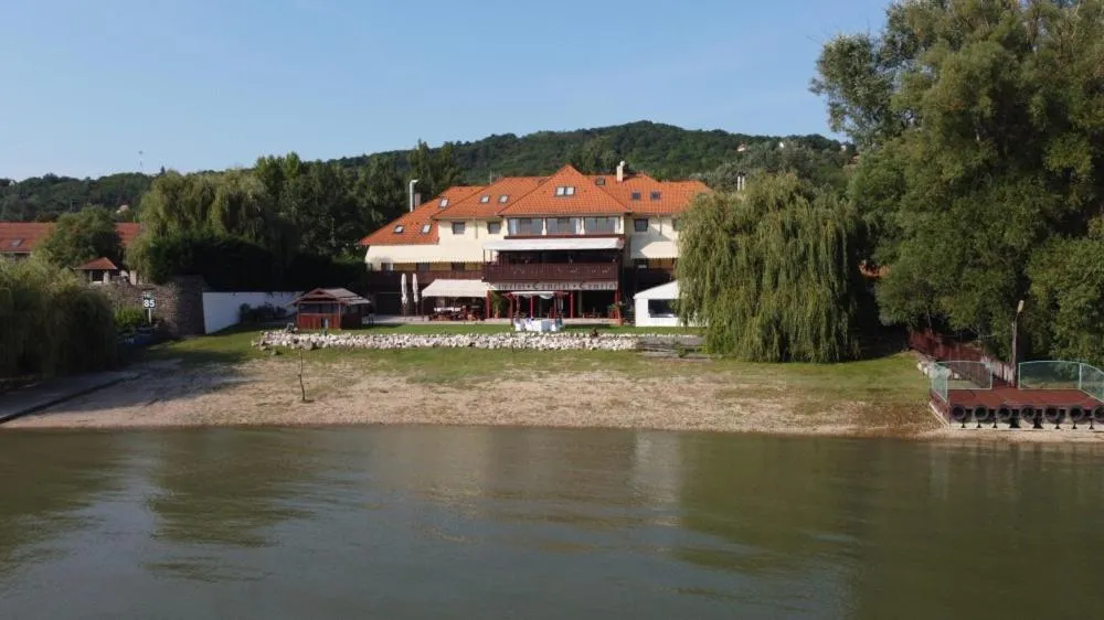 Camelot Club Hotel