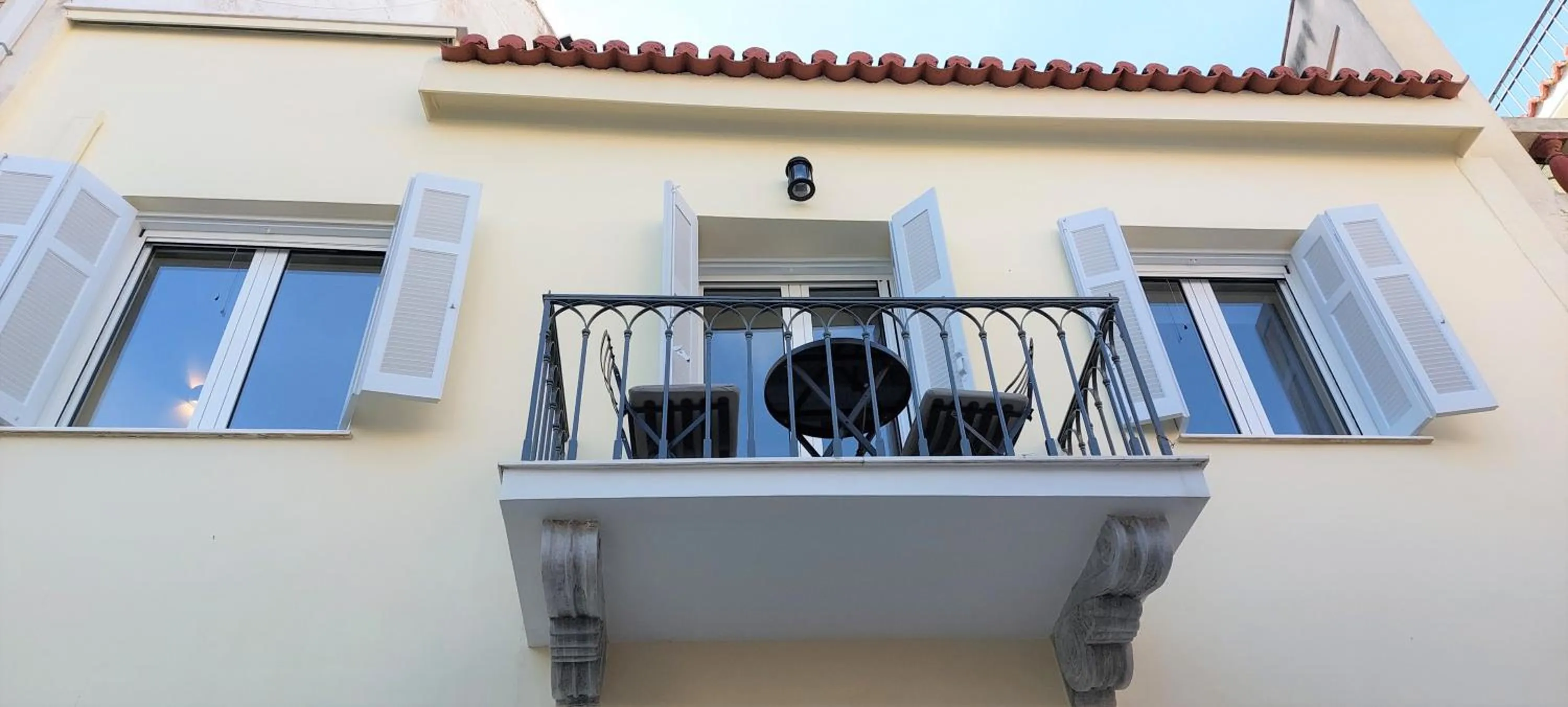 Property building in Athens Plaka Family Suites