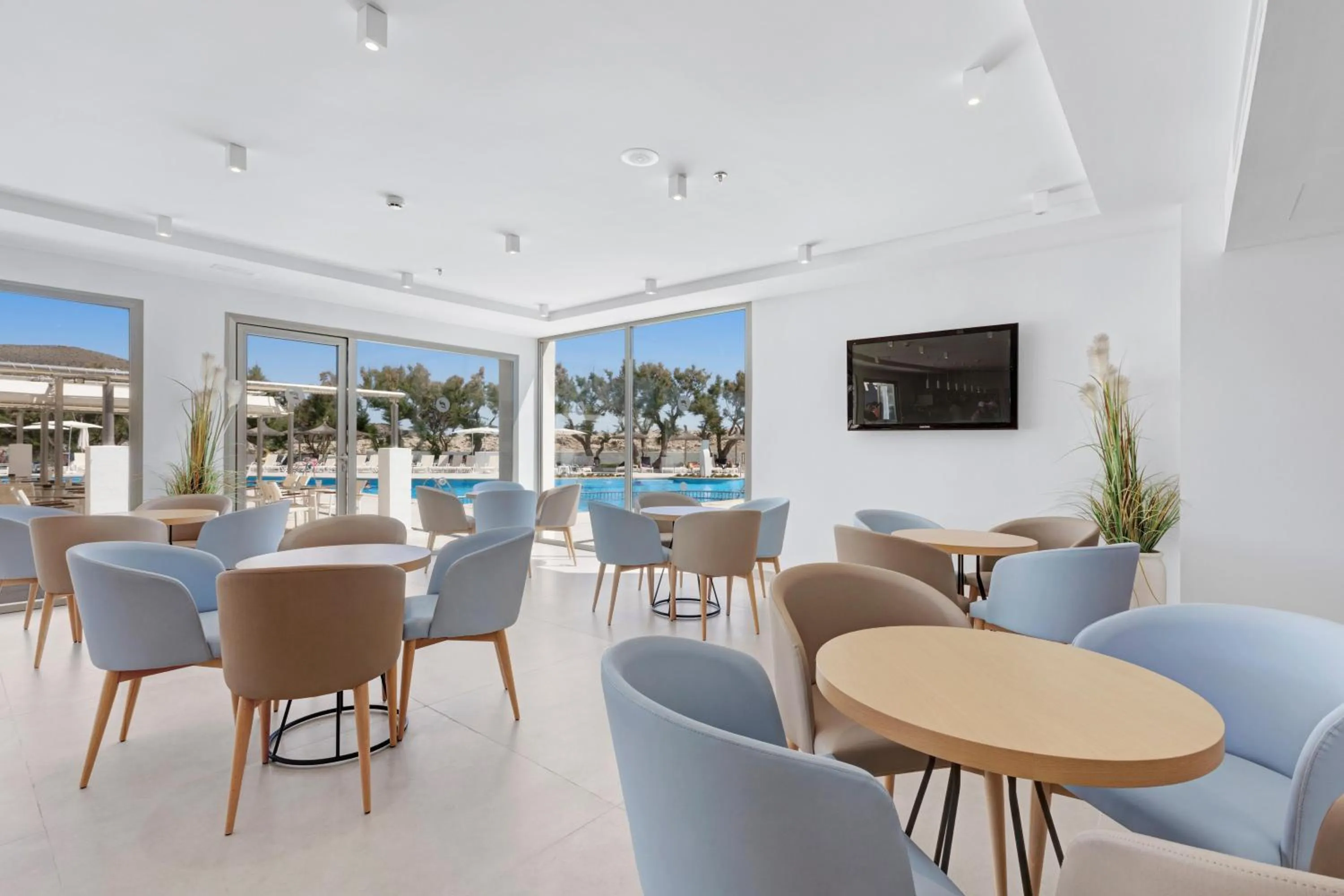 Lounge or bar in THB Cala Lliteras - Adults Only