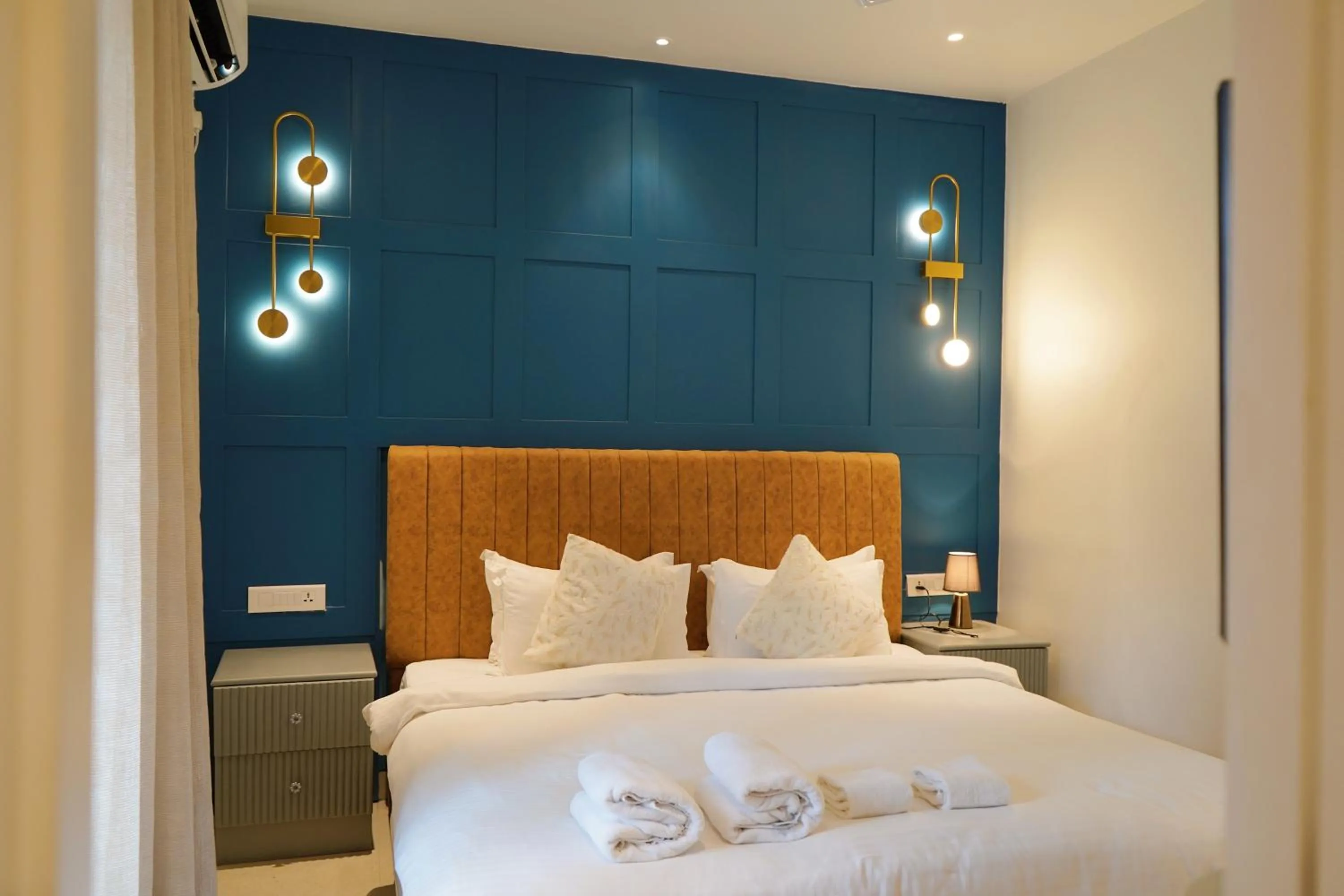 Photo of the whole room, Bed in Richmonde Ananta Elite Luxurious Villa & Apartments,Goa