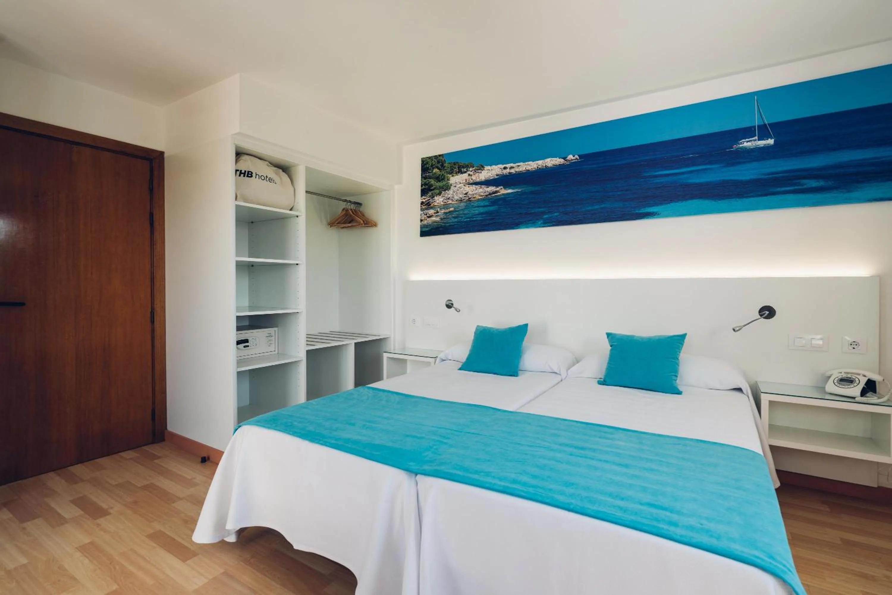 Photo of the whole room, Bed in THB Dos Playas - Adults Only