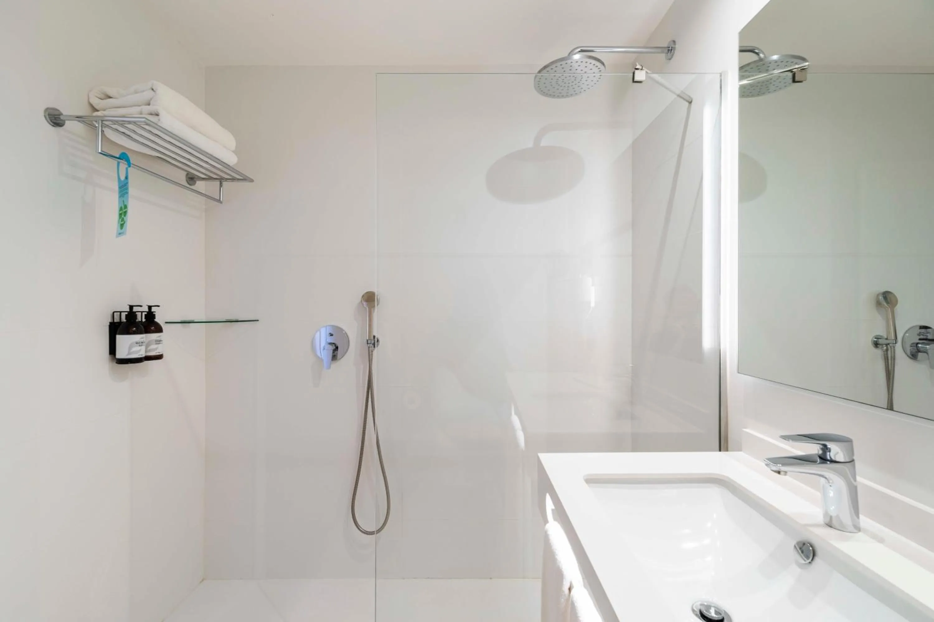 Shower in THB Naeco Ibiza - Adults Only