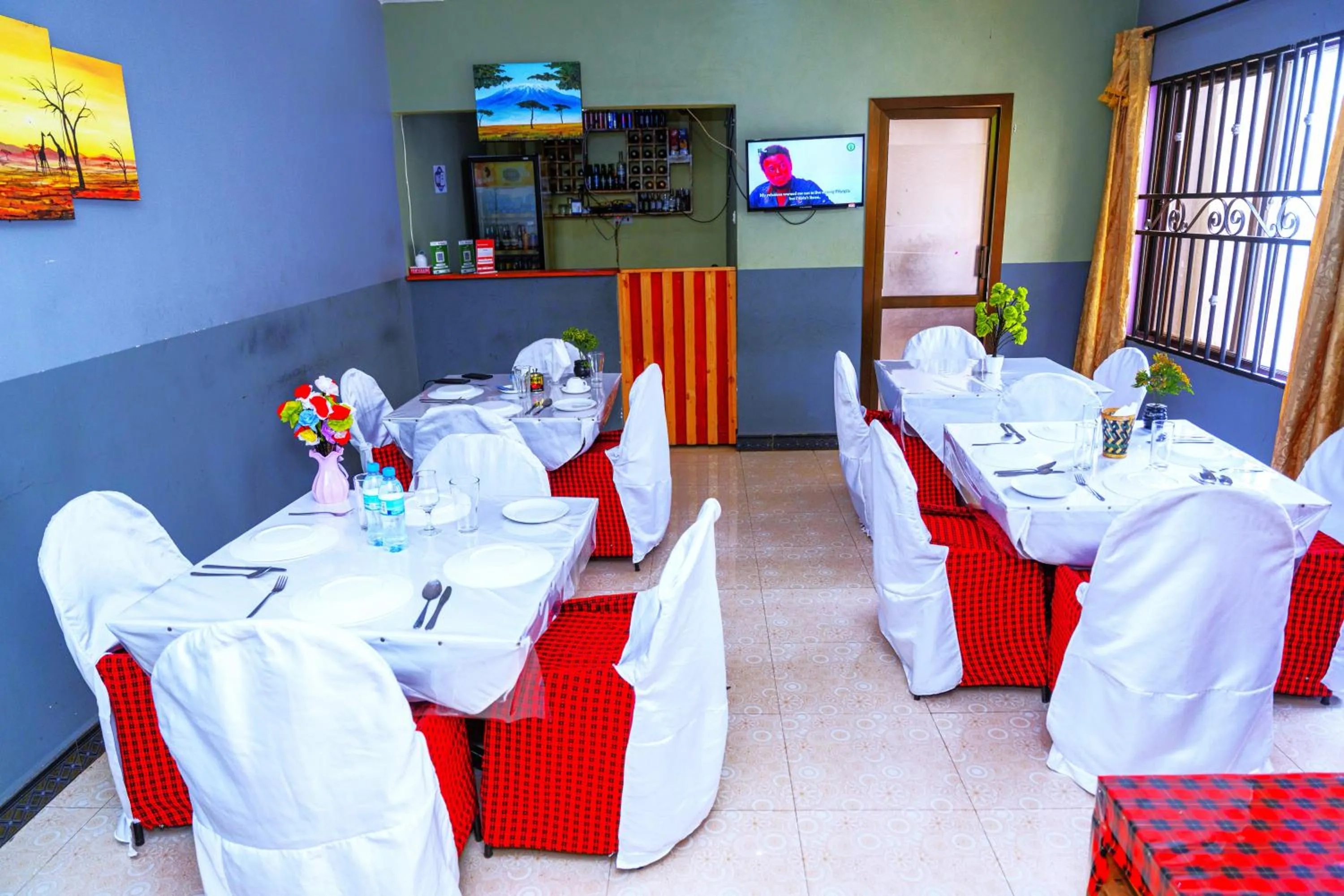 Restaurant/places to eat in Safari Park House