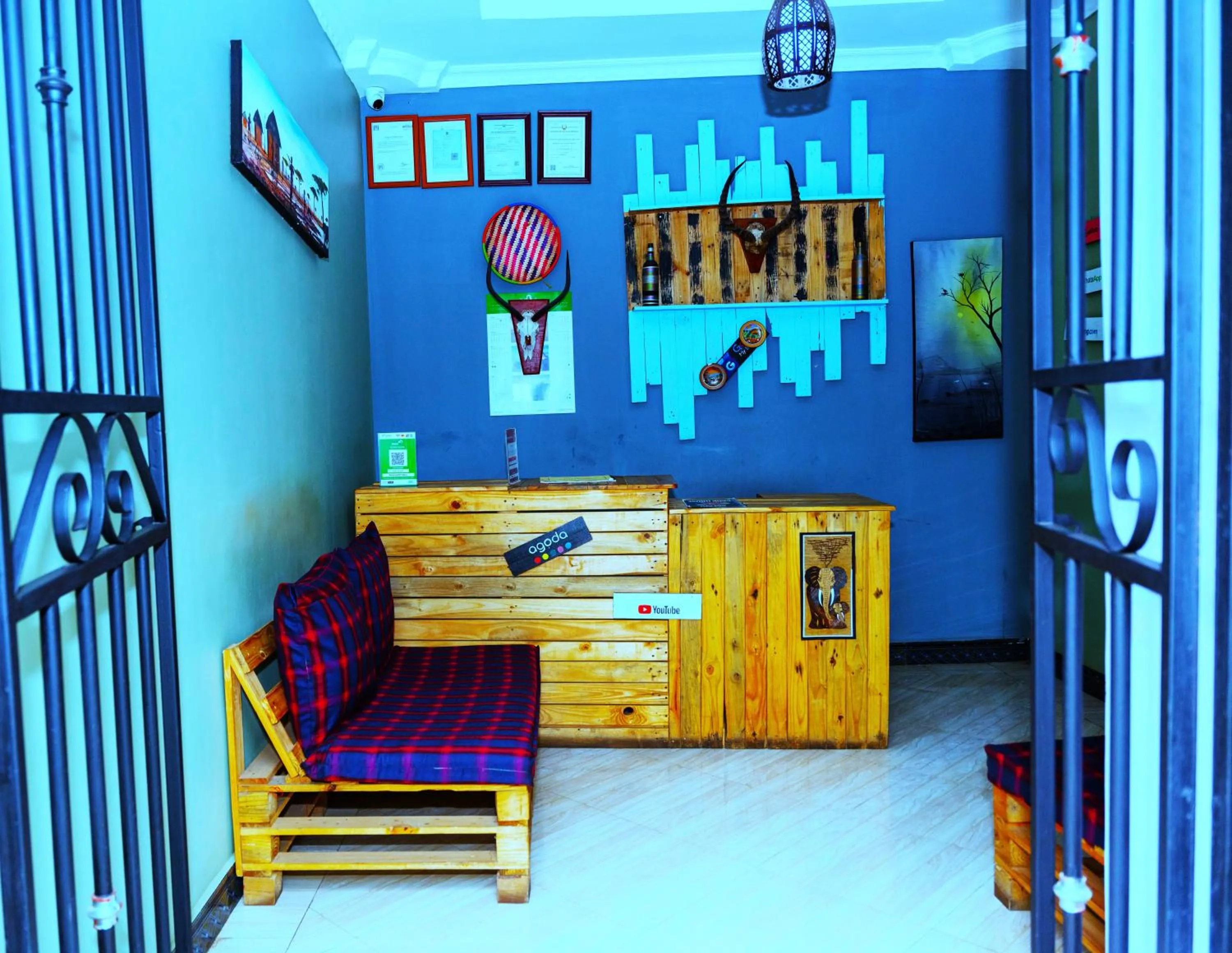 Seating area in Safari Park House