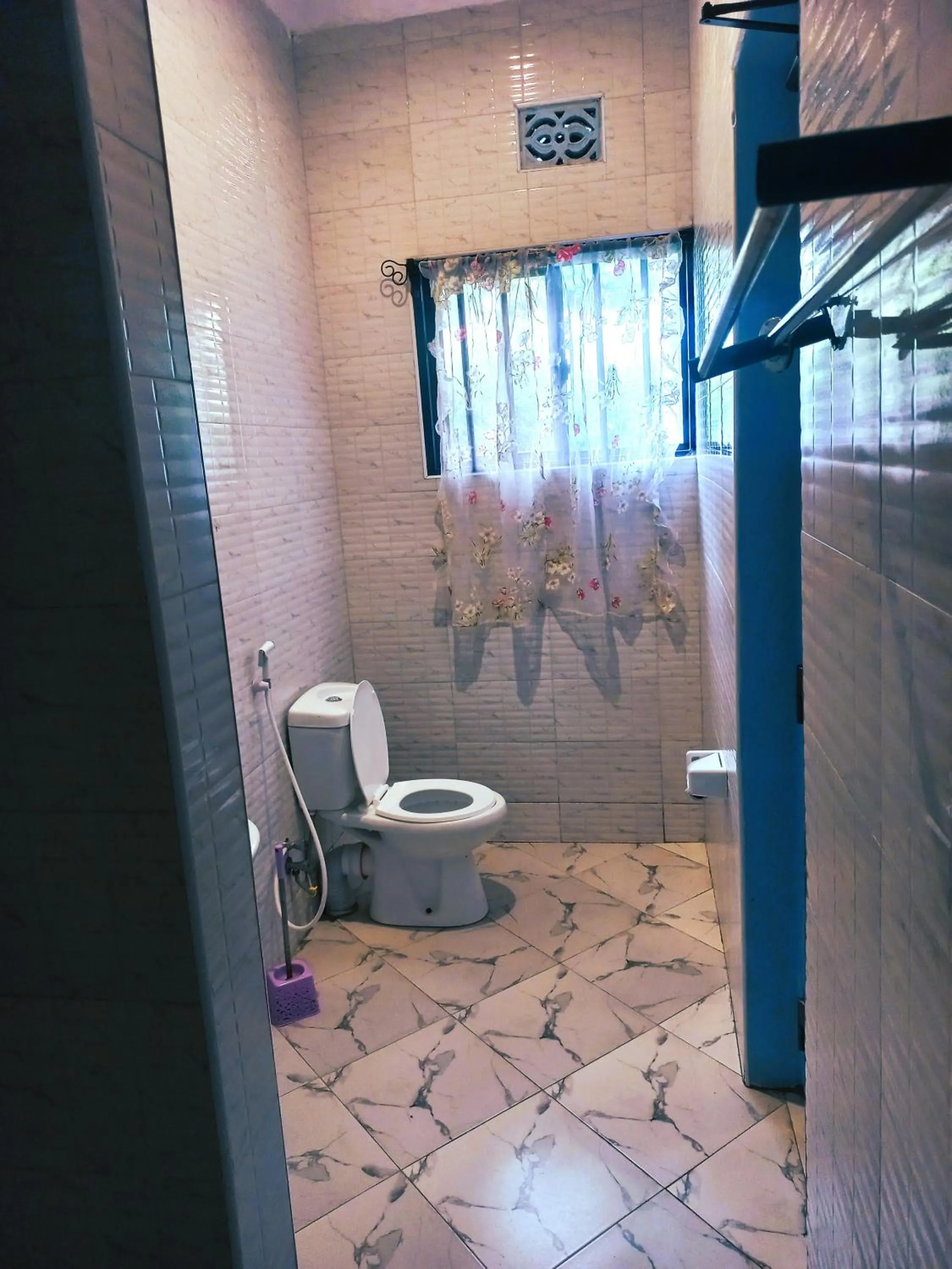 Shower in Safari Park House