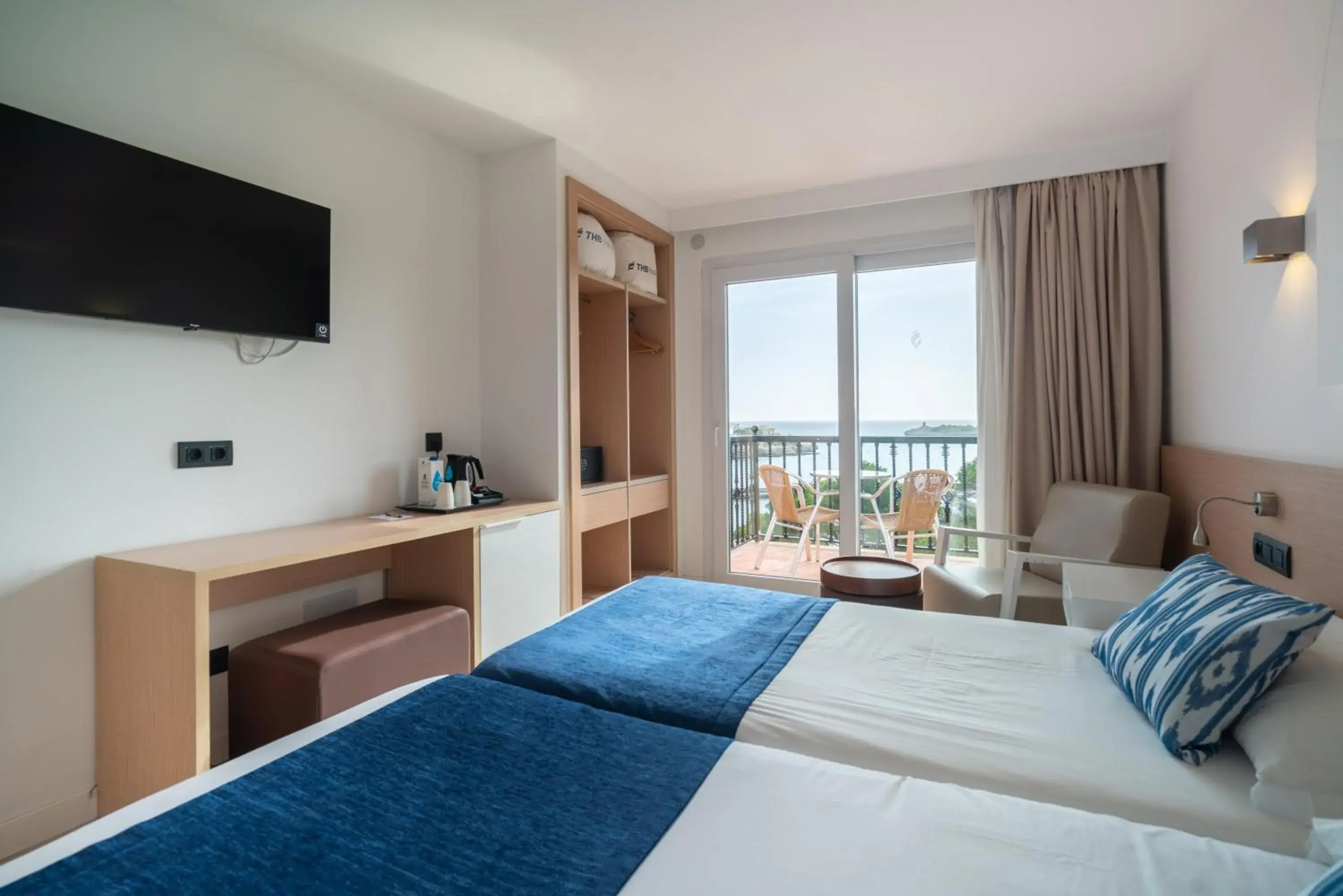 Photo of the whole room, Bed in THB Felip - Adults Only Photo of the whole room, Bed in THB Felip - Adults Only