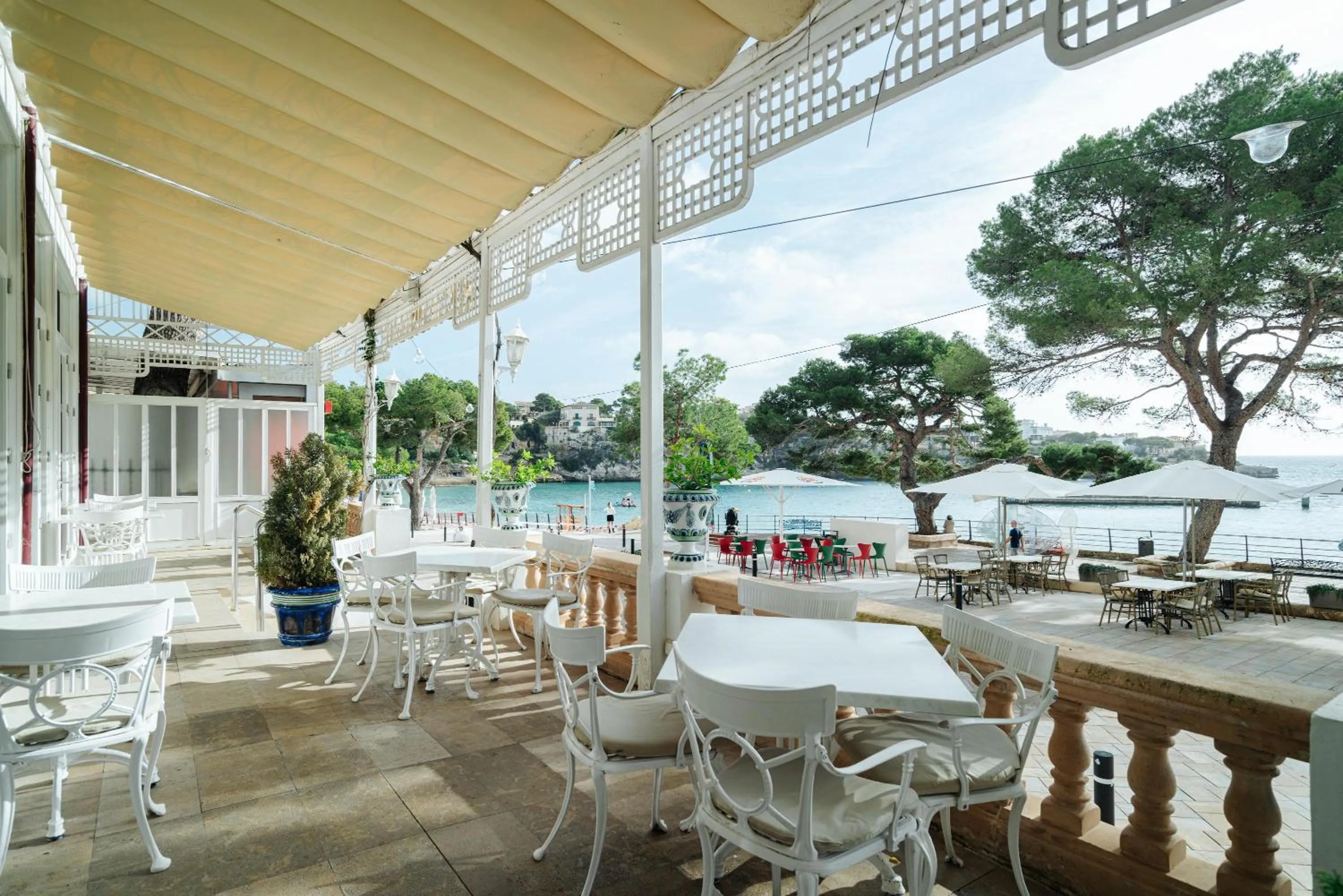 Restaurant/places to eat in THB Felip - Adults Only