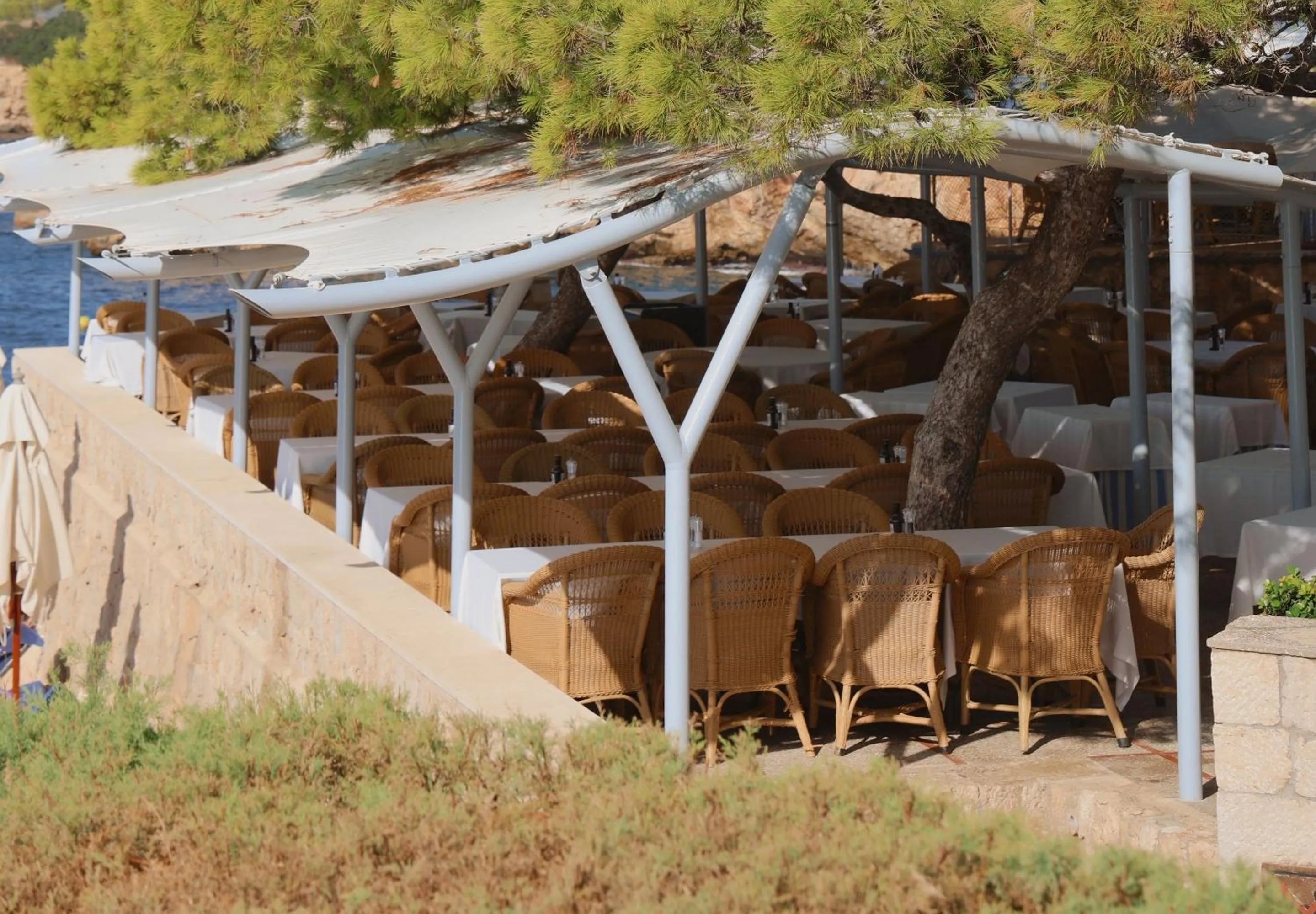 Restaurant/places to eat in Hotel Bendinat