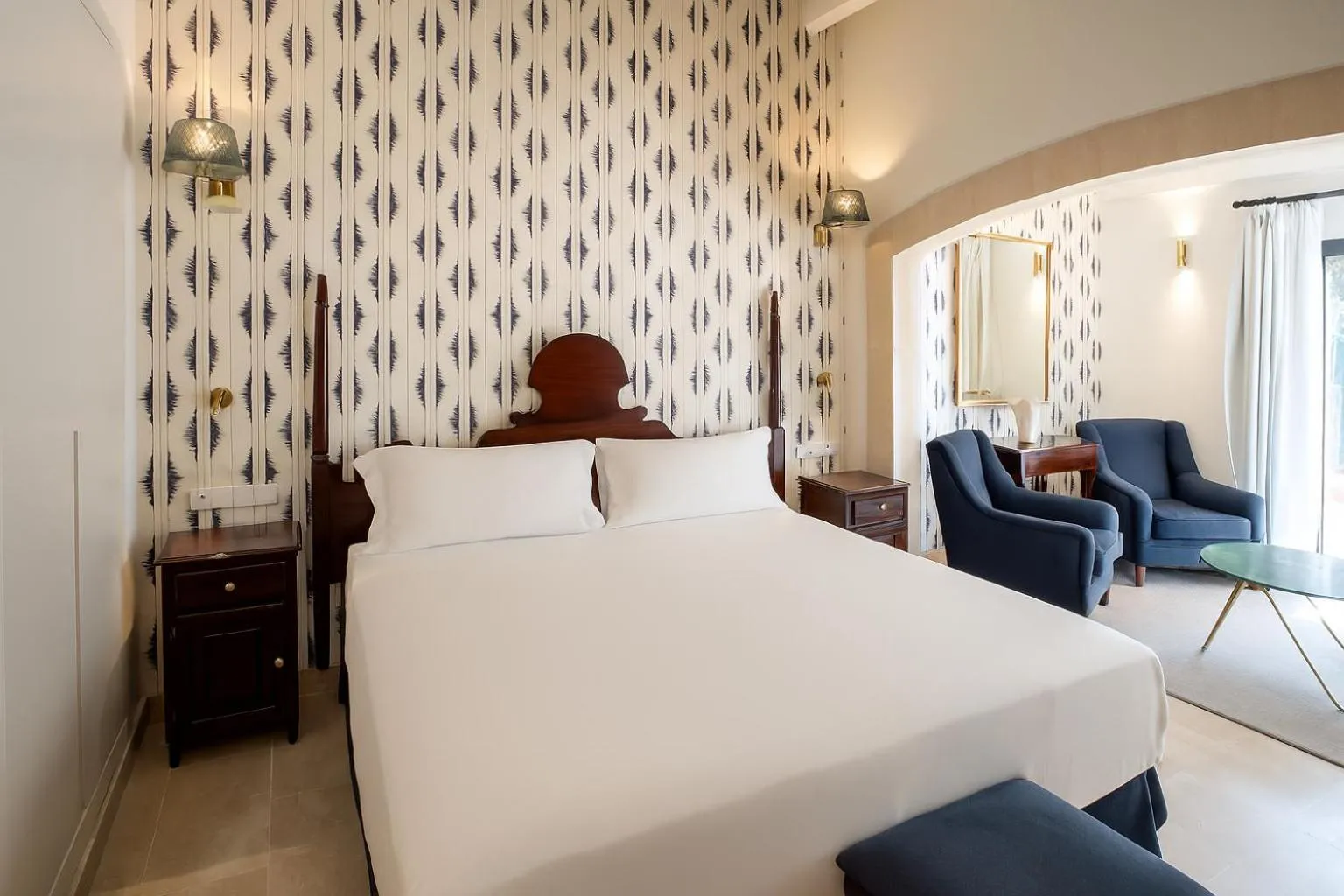 Bedroom, Bed in Hotel Bendinat