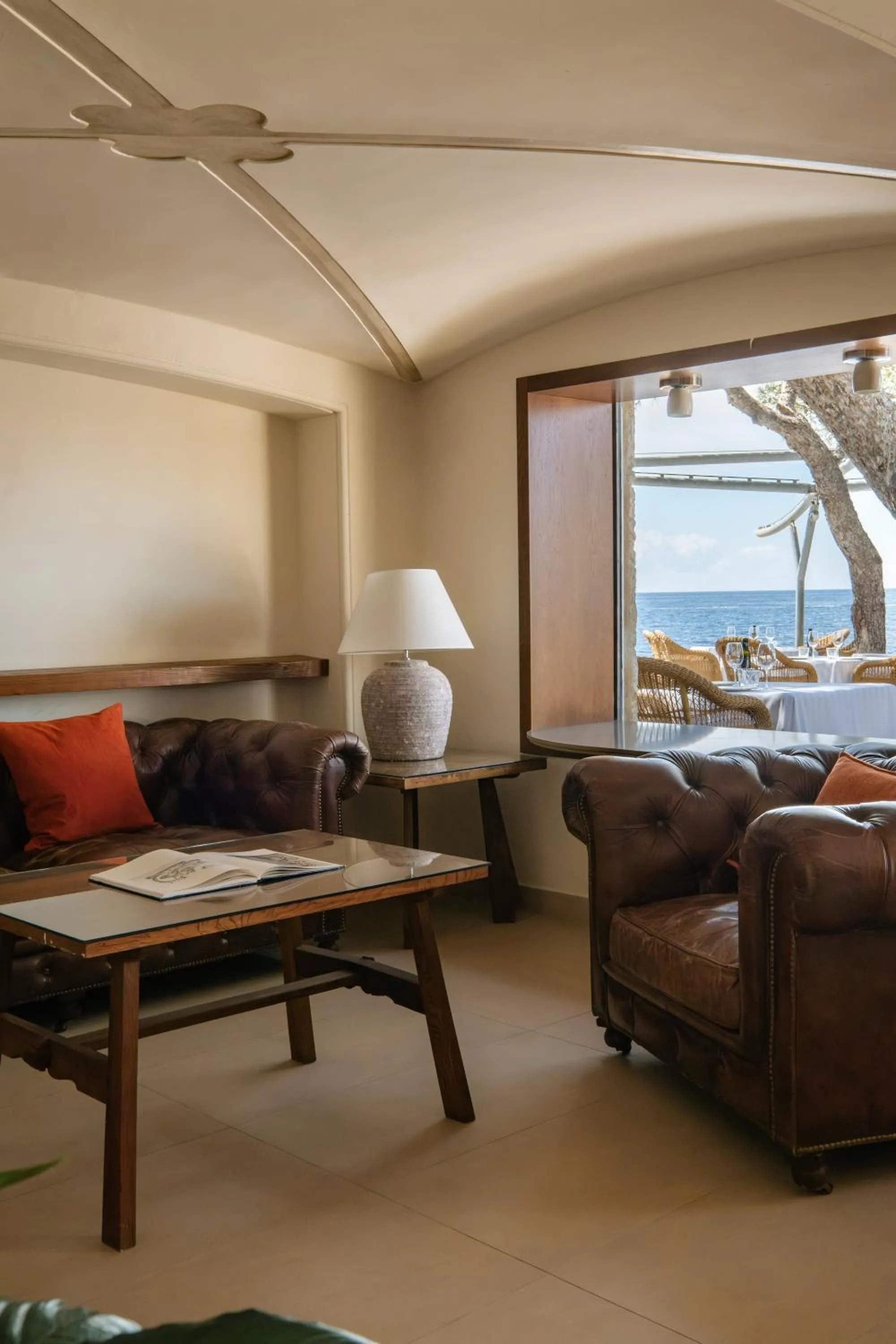 Restaurant/places to eat in Hotel Bendinat