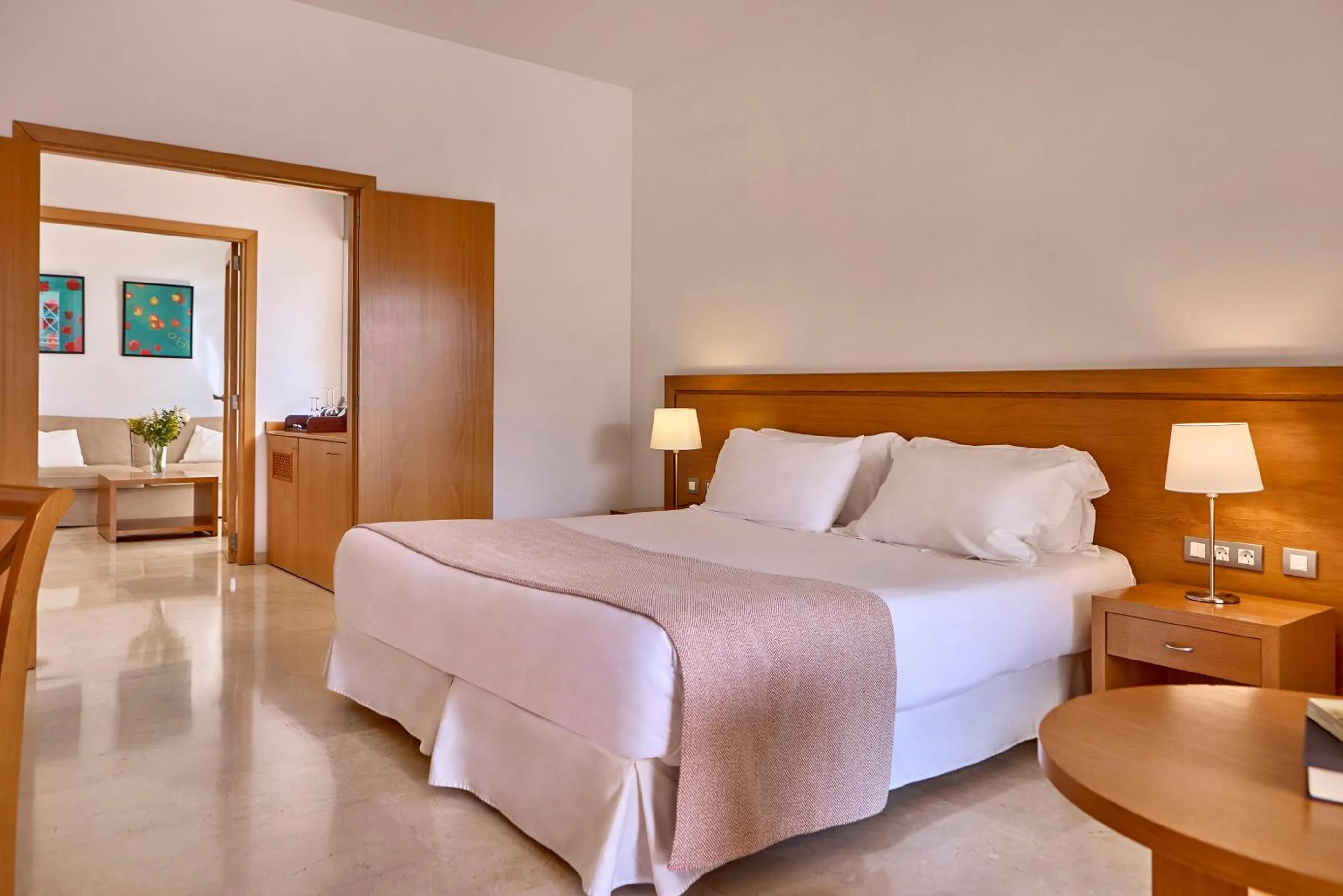 Bedroom, Bed in Hotel Bendinat