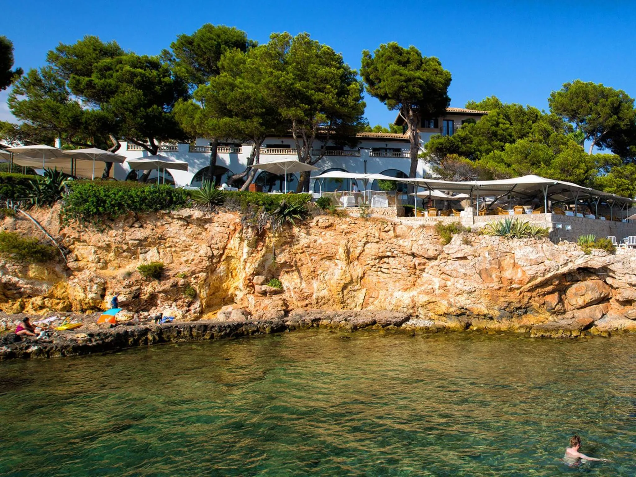 Facade/entrance in Hotel Bendinat