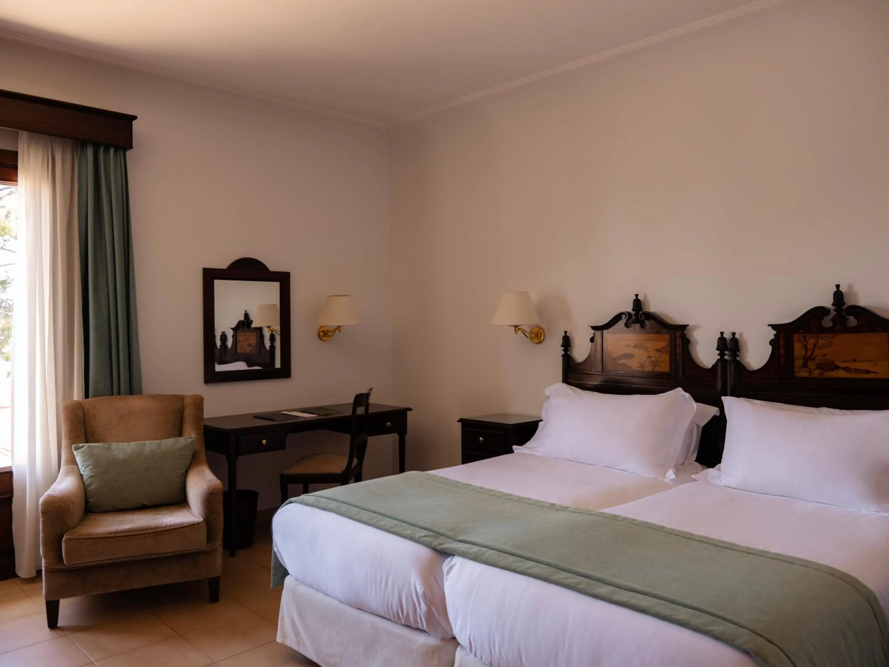 Bedroom, Bed in Hotel Bendinat