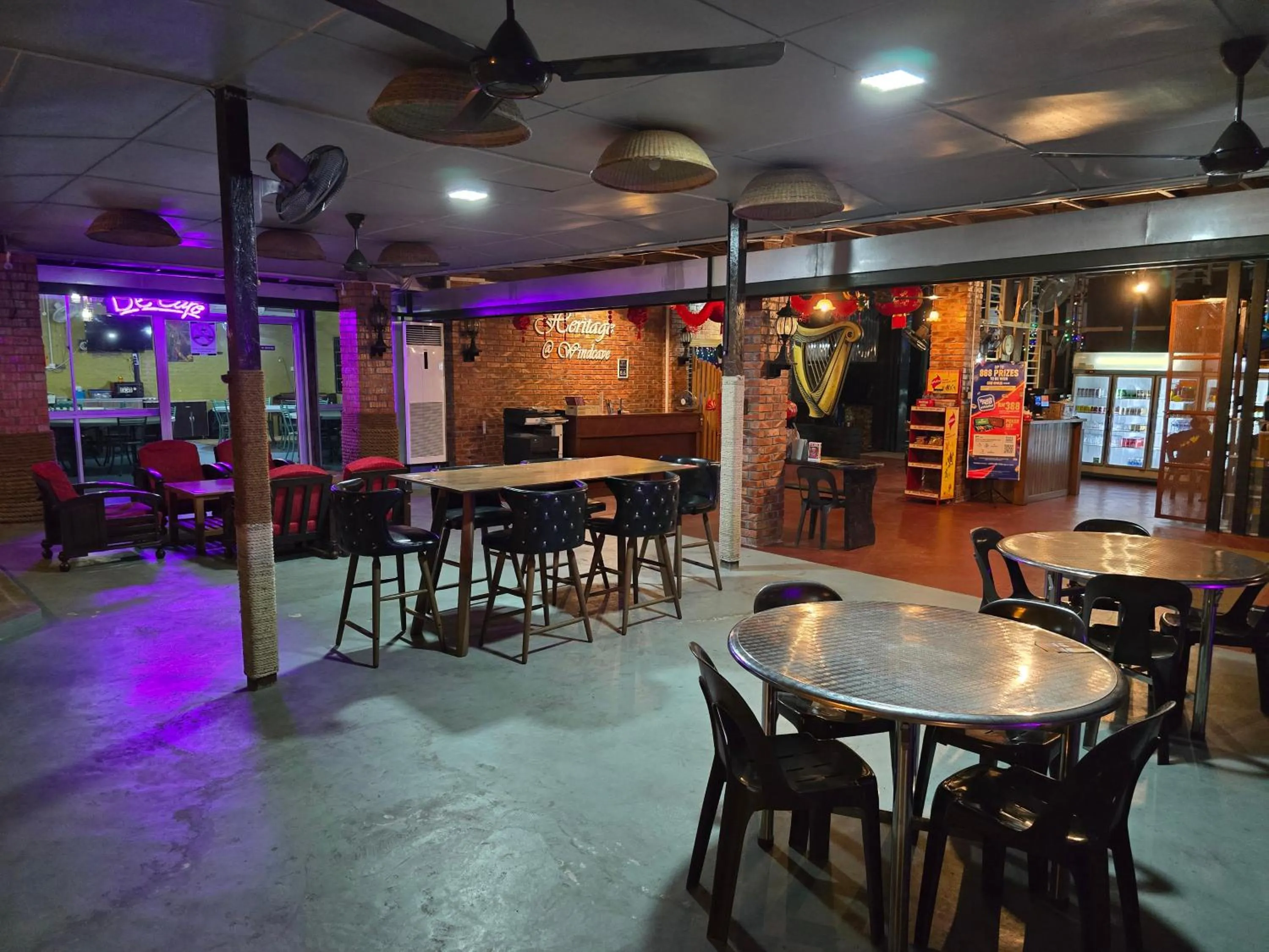 Restaurant/places to eat in Heritage House Windcave Bar & Stay