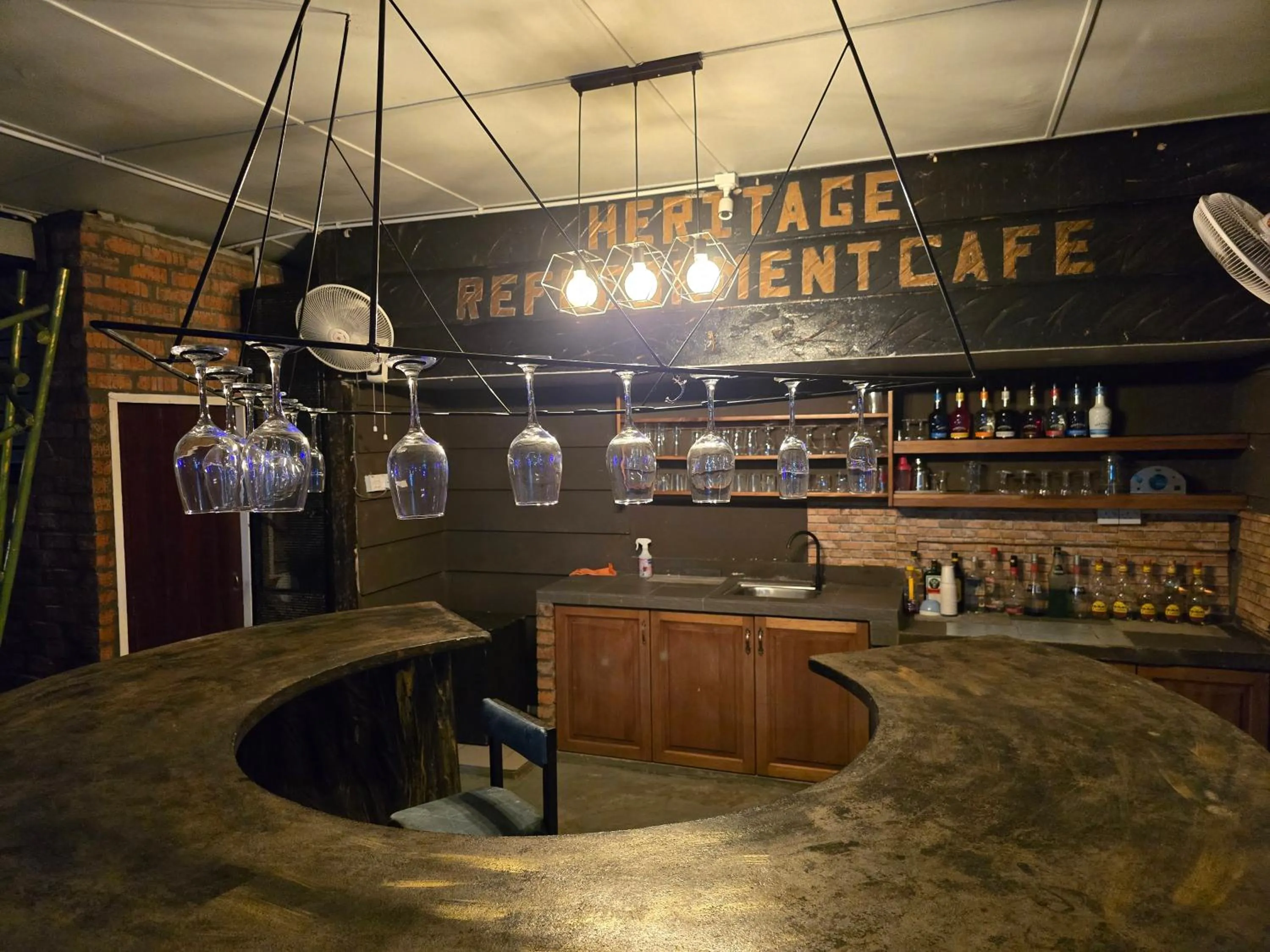 oven in Heritage House Windcave Bar & Stay