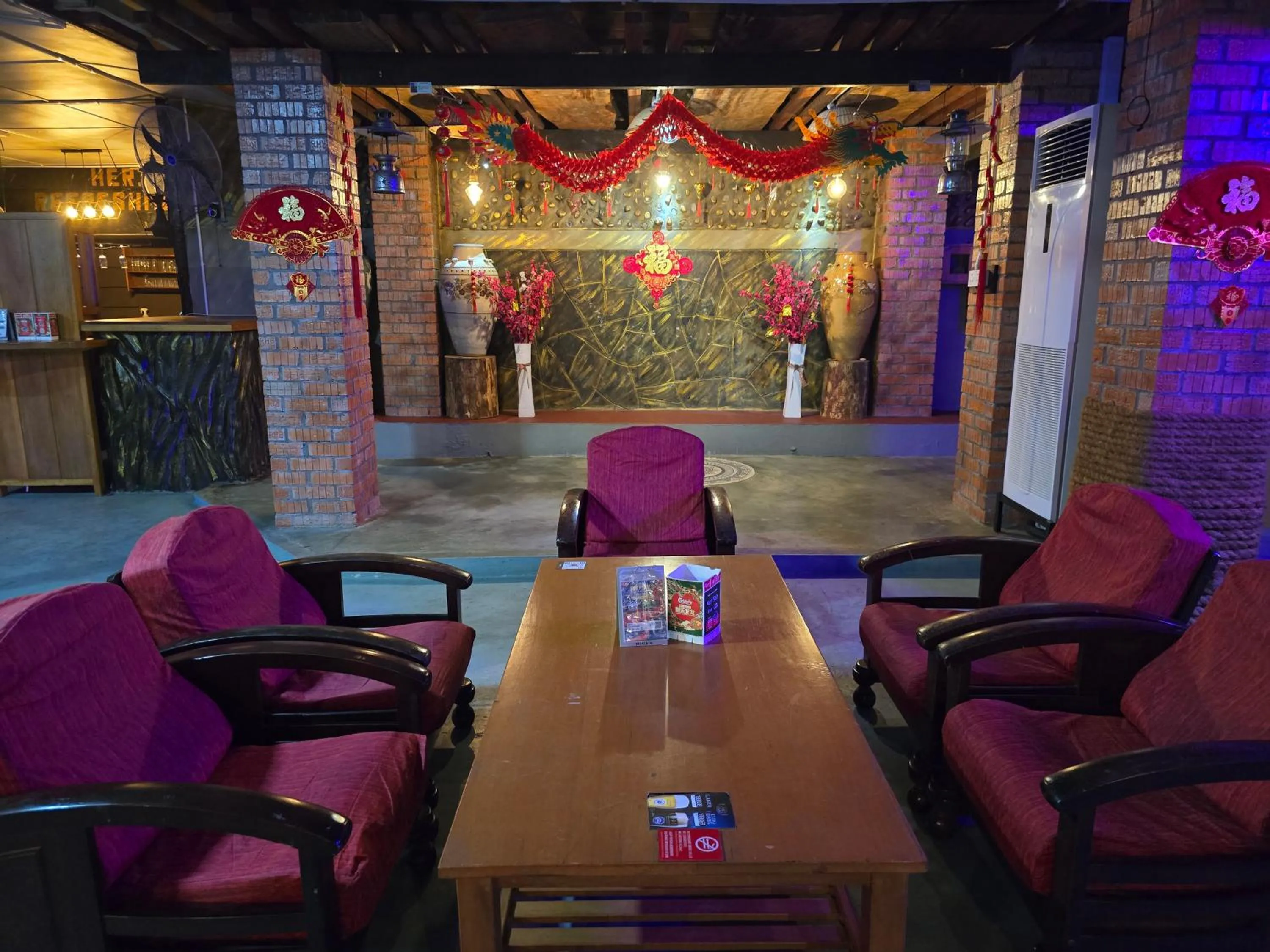 Lobby or reception in Heritage House Windcave Bar & Stay