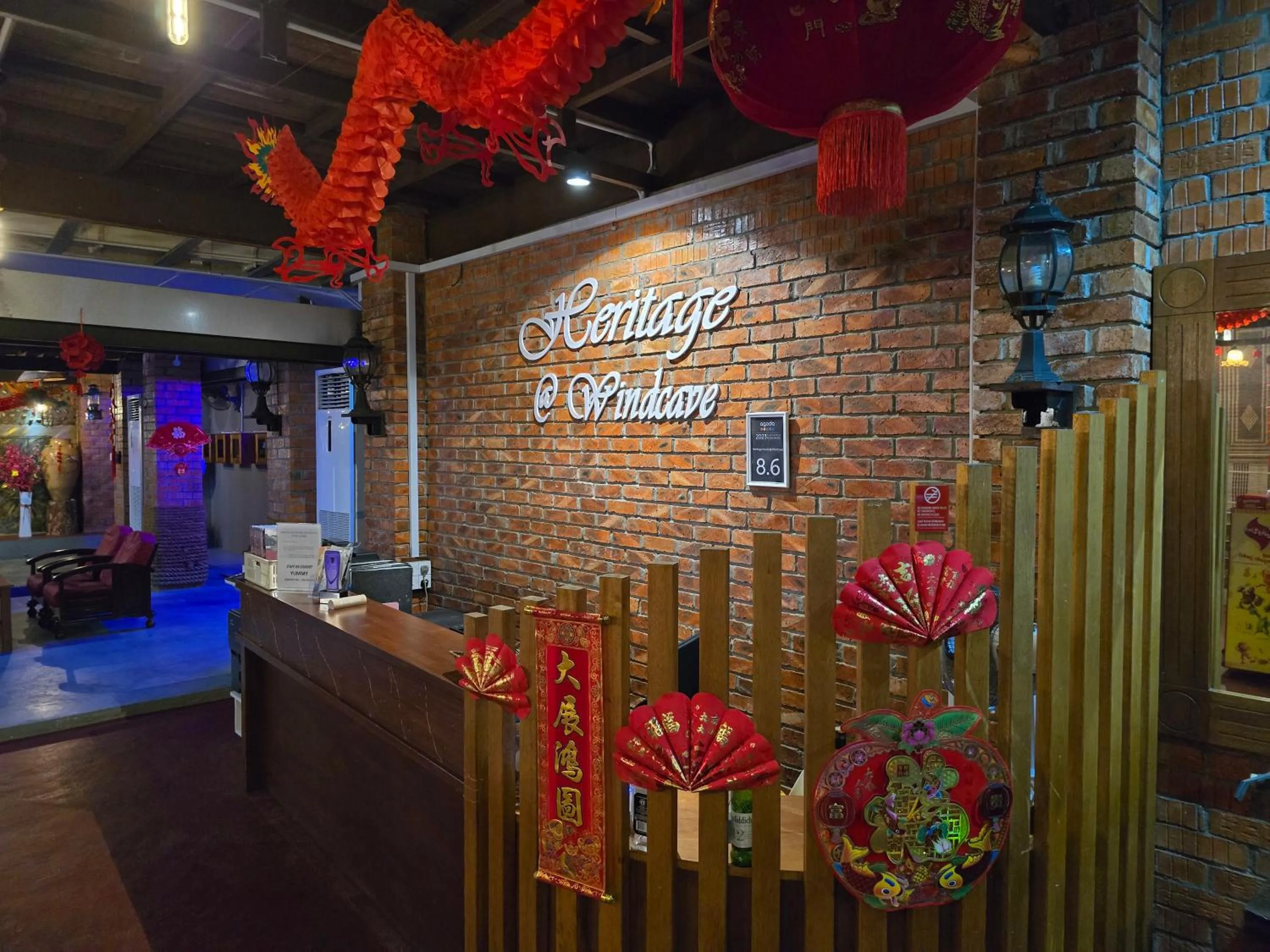 Lobby or reception in Heritage House Windcave Bar & Stay