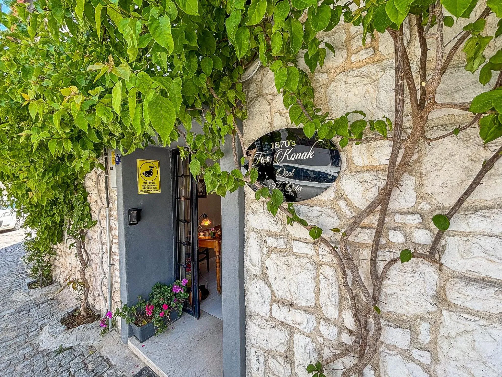 Property building in 1870's Taş Konak Otel Üç Oda
