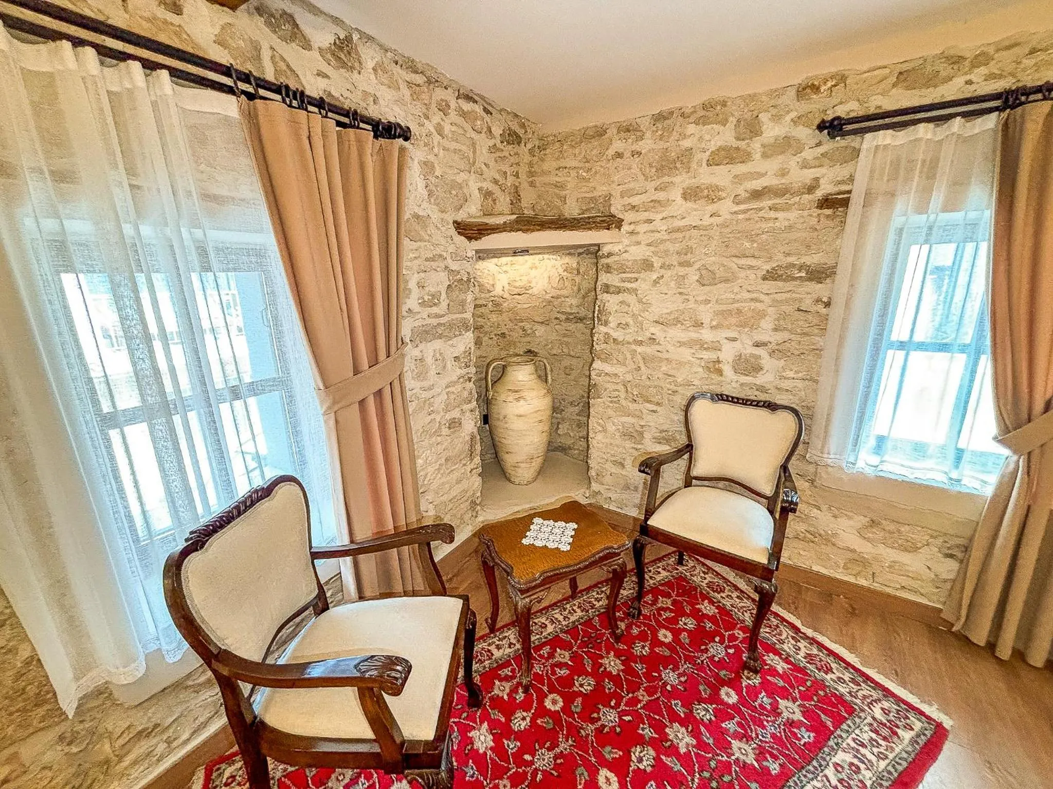 1870's Taş Konak Otel Üç Oda