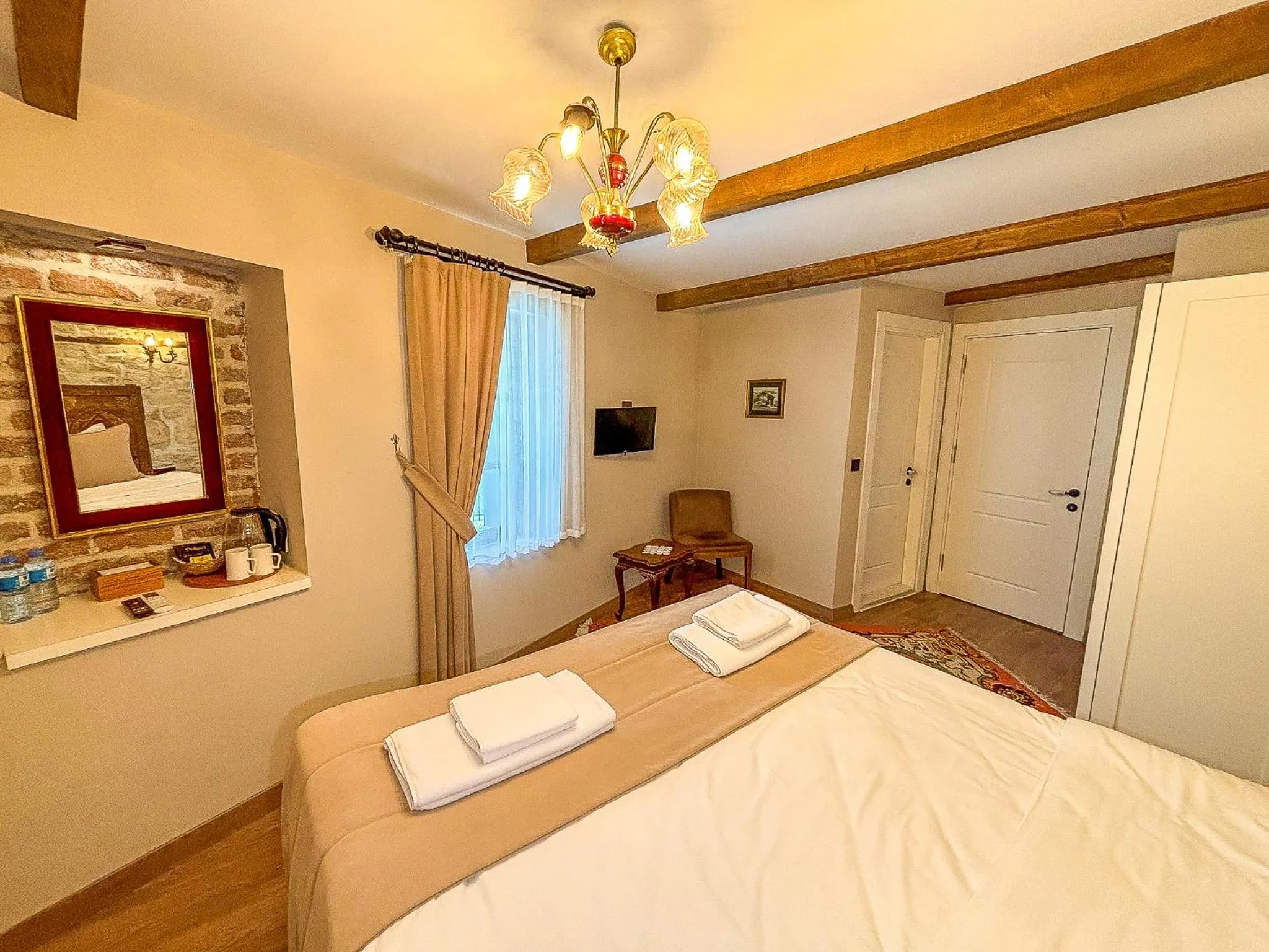 1870's Taş Konak Otel Üç Oda