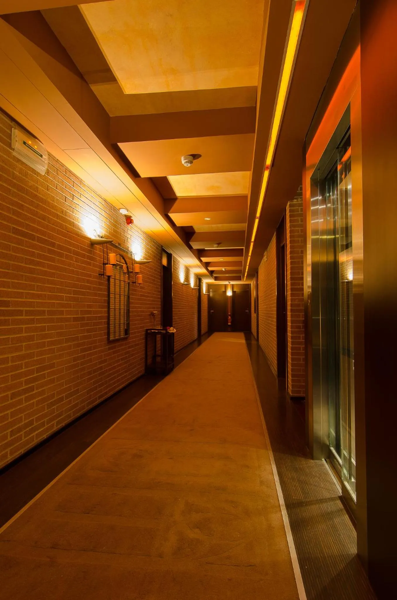 Property building in Hotel La Joyosa Guarda