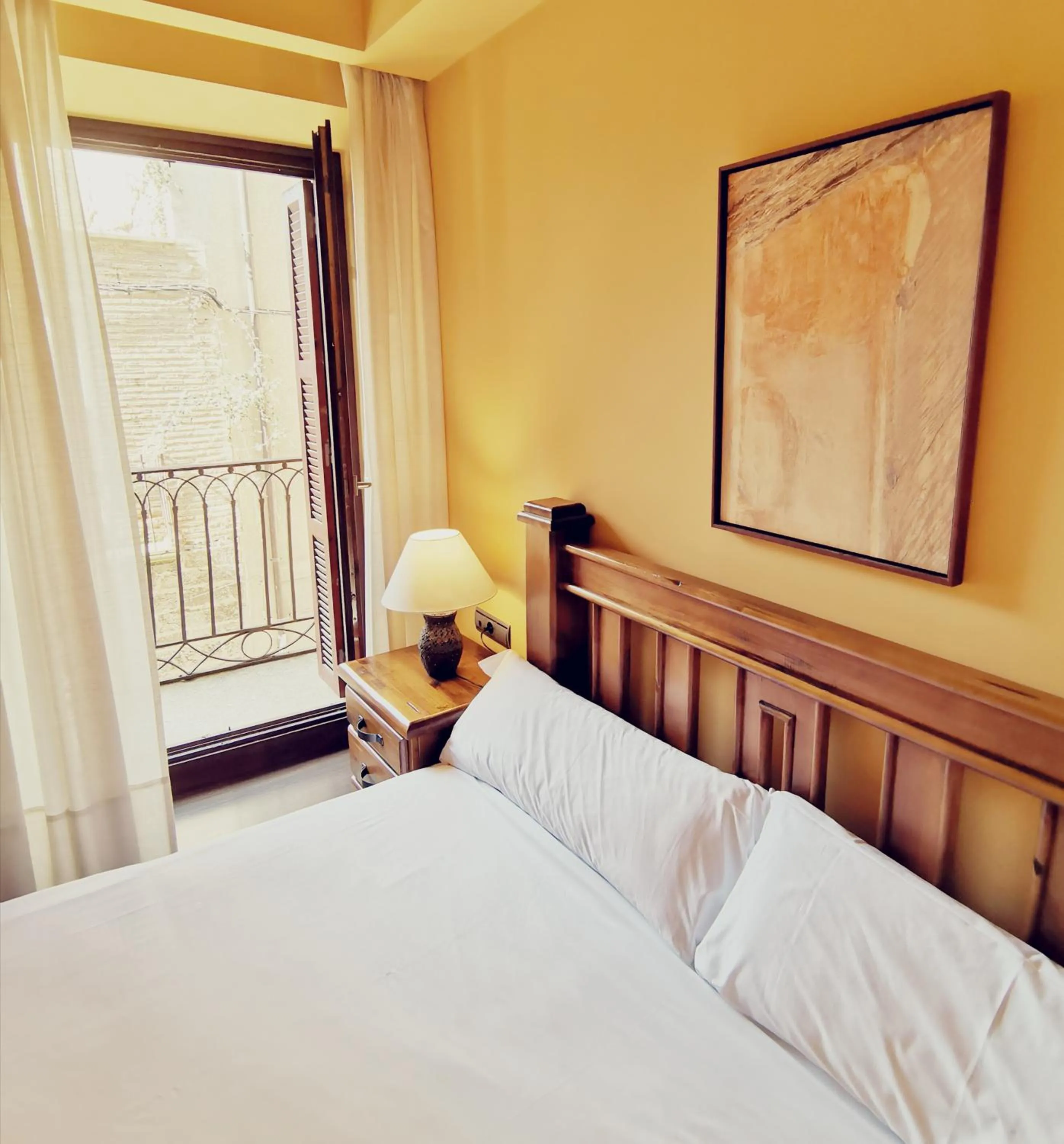 View (from property/room), Bed in Hotel La Joyosa Guarda