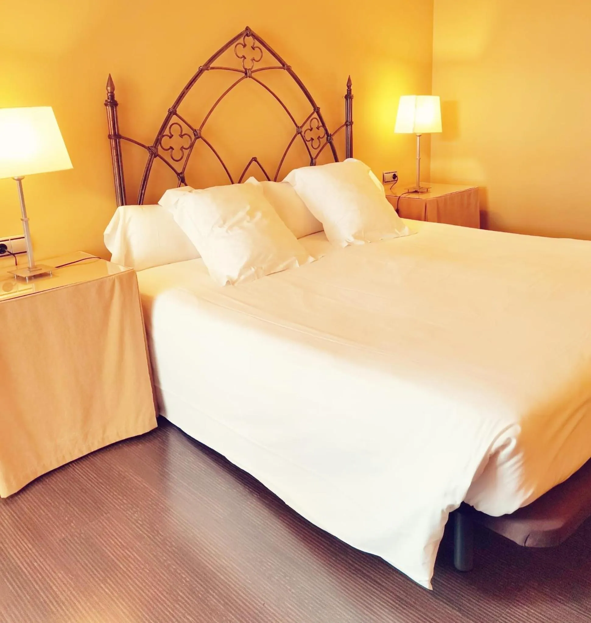 Photo of the whole room, Bed in Hotel La Joyosa Guarda