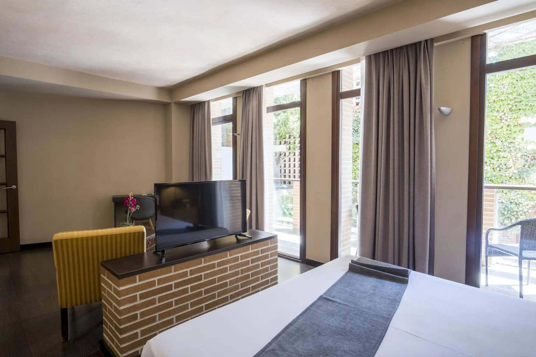 Photo of the whole room, Bed in Hotel Alda Castillo de Olite