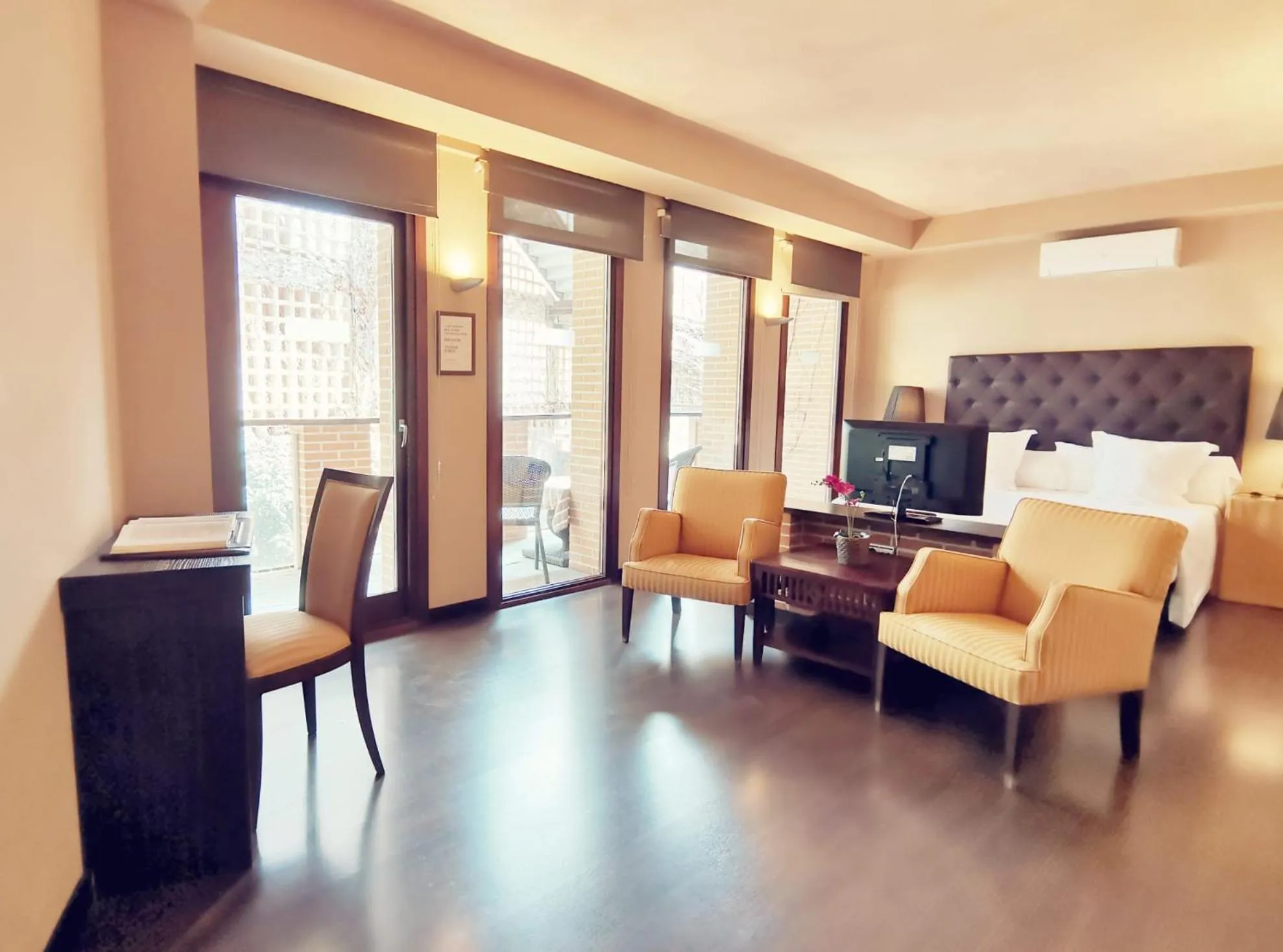 Photo of the whole room, Bed in Hotel La Joyosa Guarda