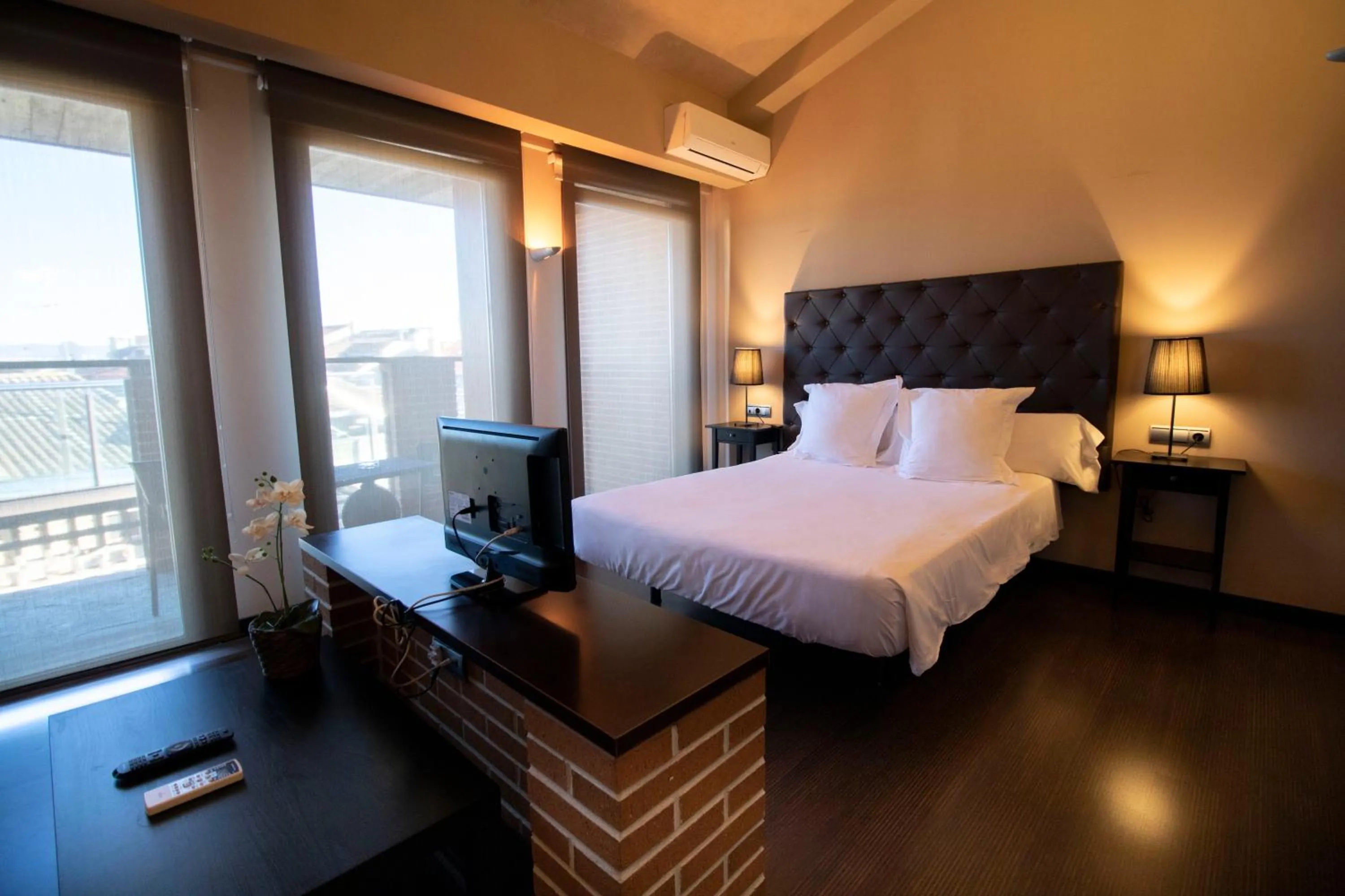 Photo of the whole room, Bed in Hotel La Joyosa Guarda