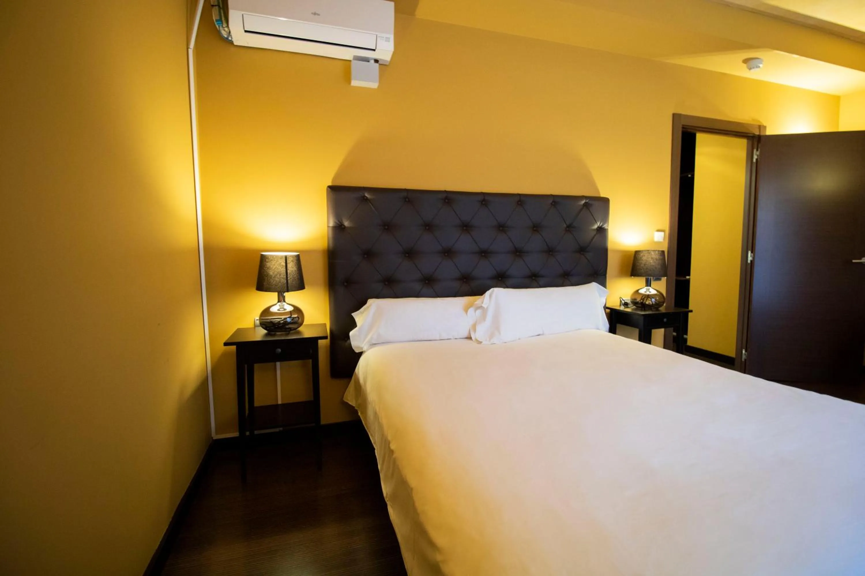 Photo of the whole room, Bed in Hotel La Joyosa Guarda