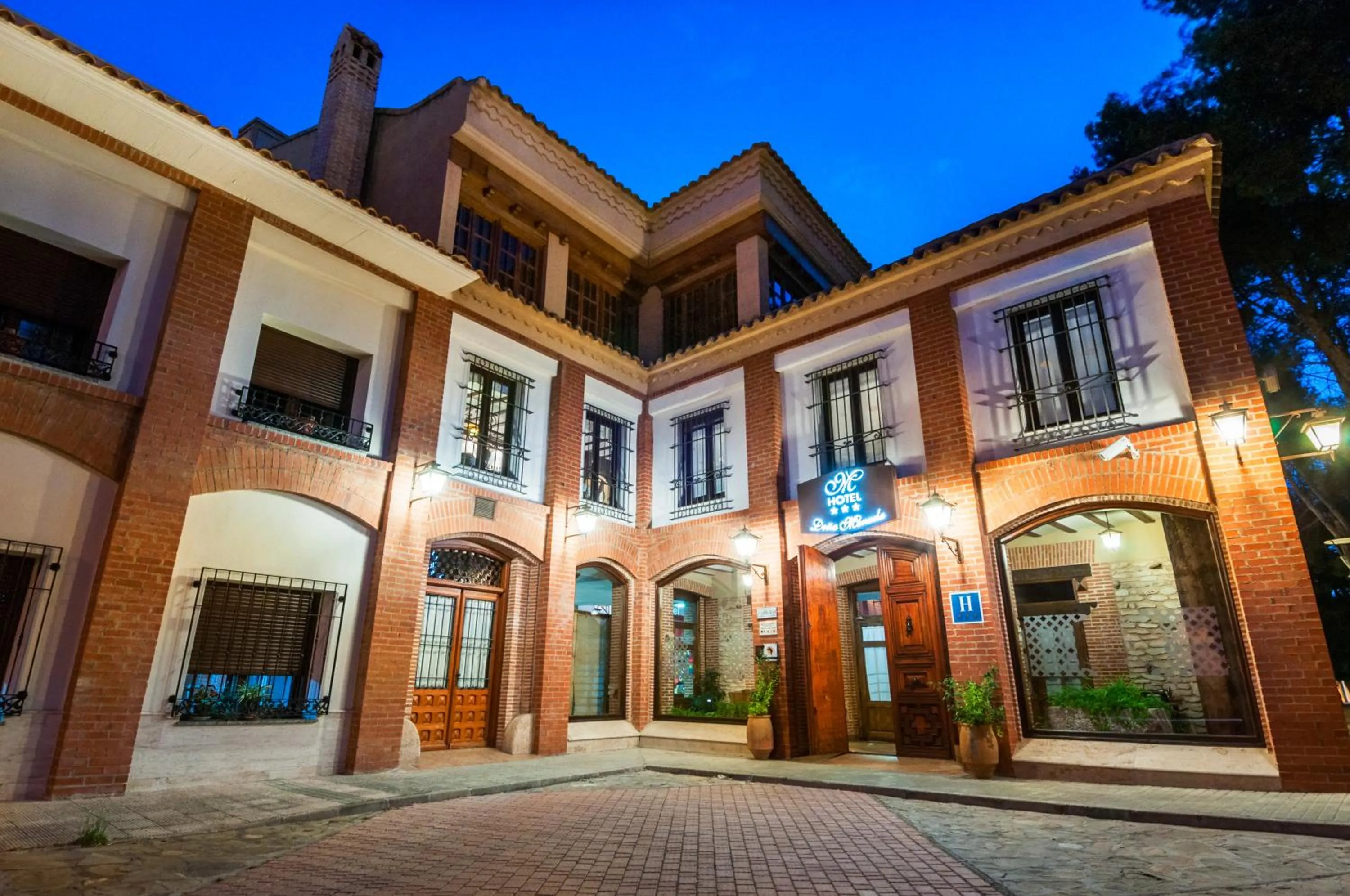 Facade/entrance in Hotel Doña Manuela