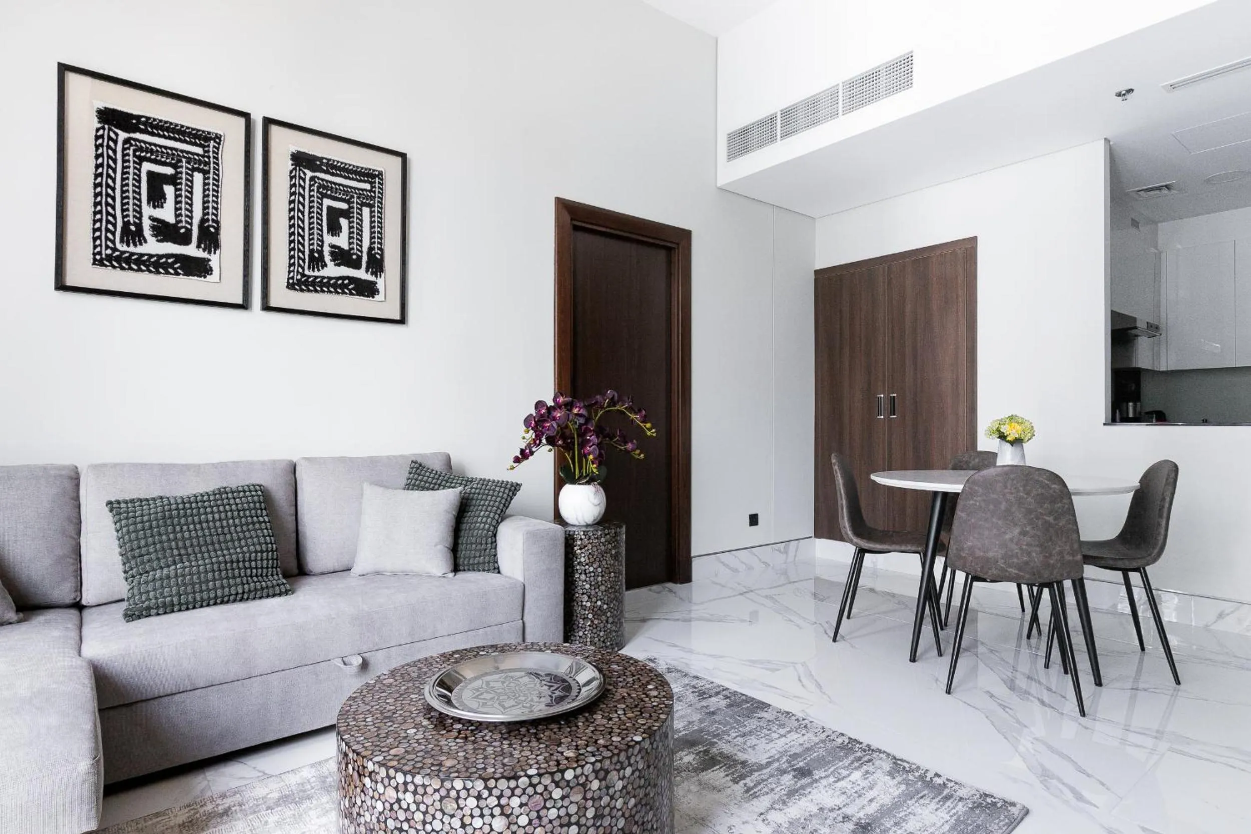 Living room in SIMPLY COMFORT in J ONE Tower