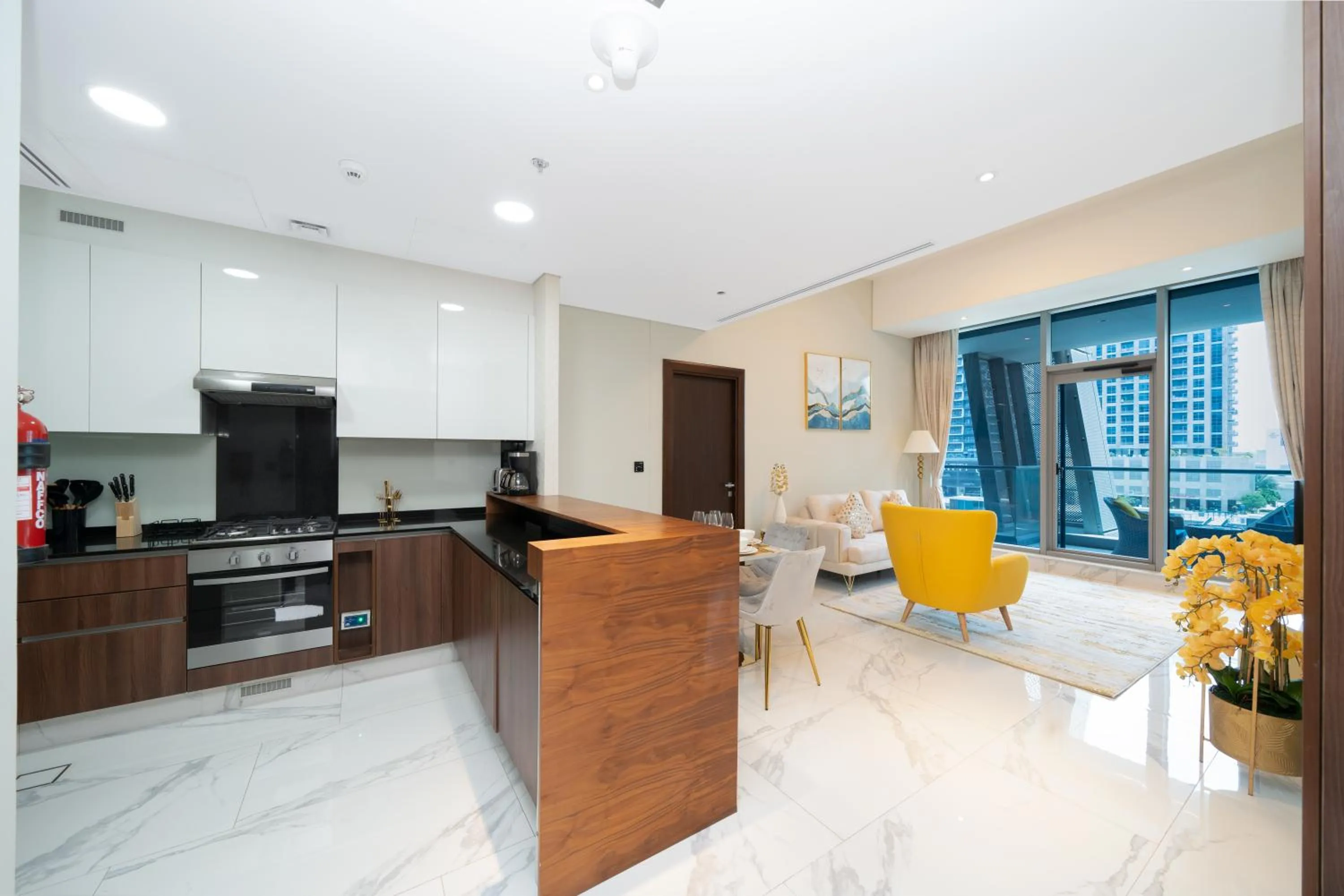 Kitchen or kitchenette in SIMPLY COMFORT in J ONE Tower