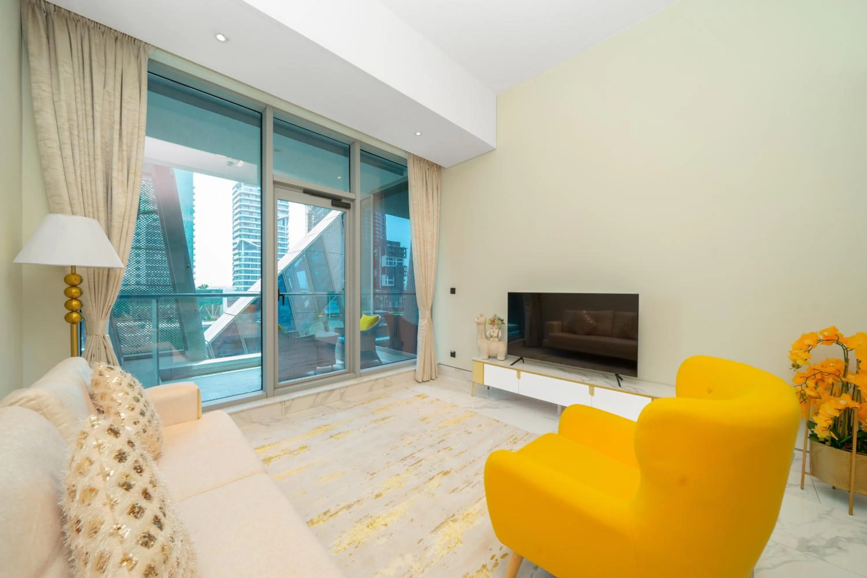 TV and multimedia in SIMPLY COMFORT in J ONE Tower