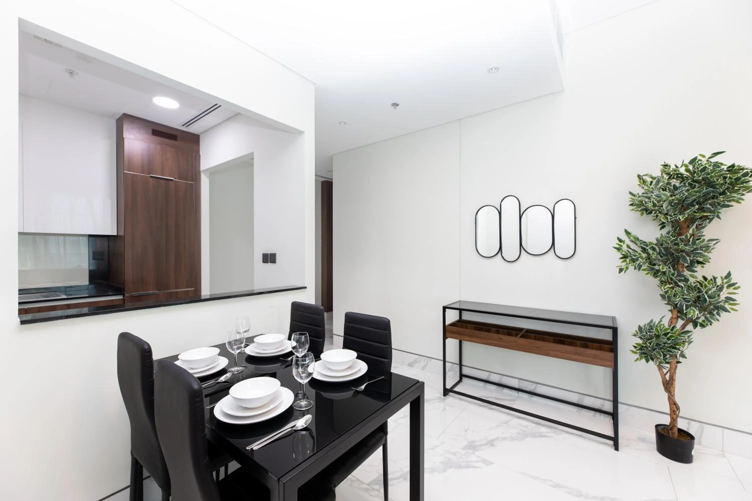 Kitchen or kitchenette in SIMPLY COMFORT in J ONE Tower