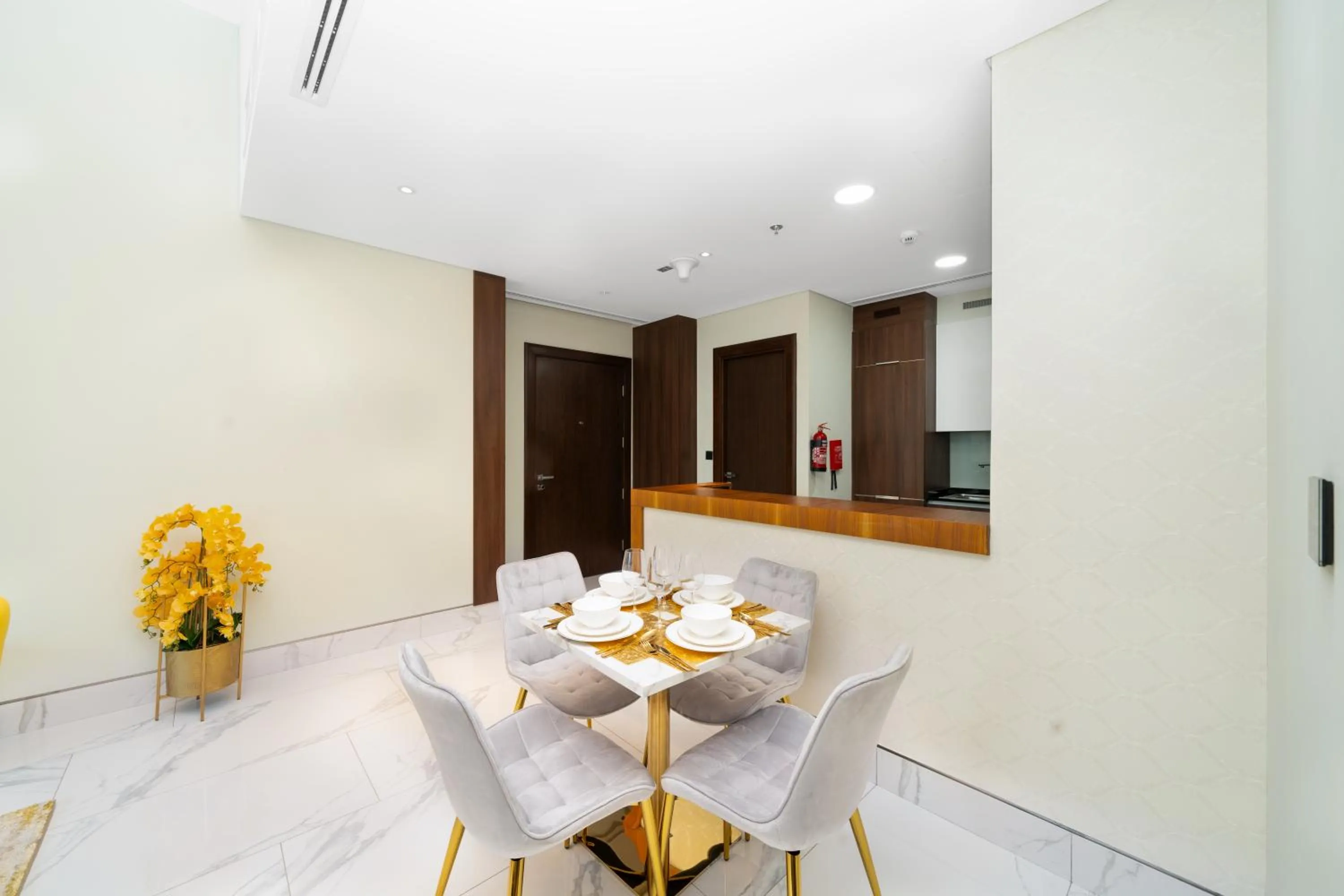 Kitchen or kitchenette in SIMPLY COMFORT in J ONE Tower