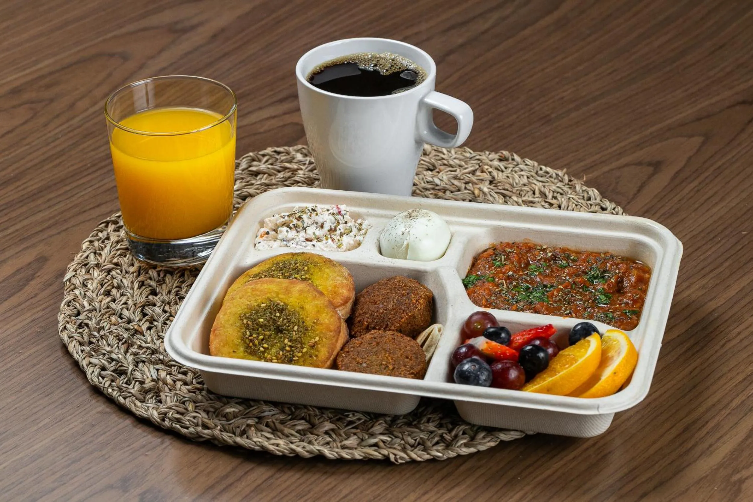 Food and drinks in SIMPLY COMFORT in J ONE Tower