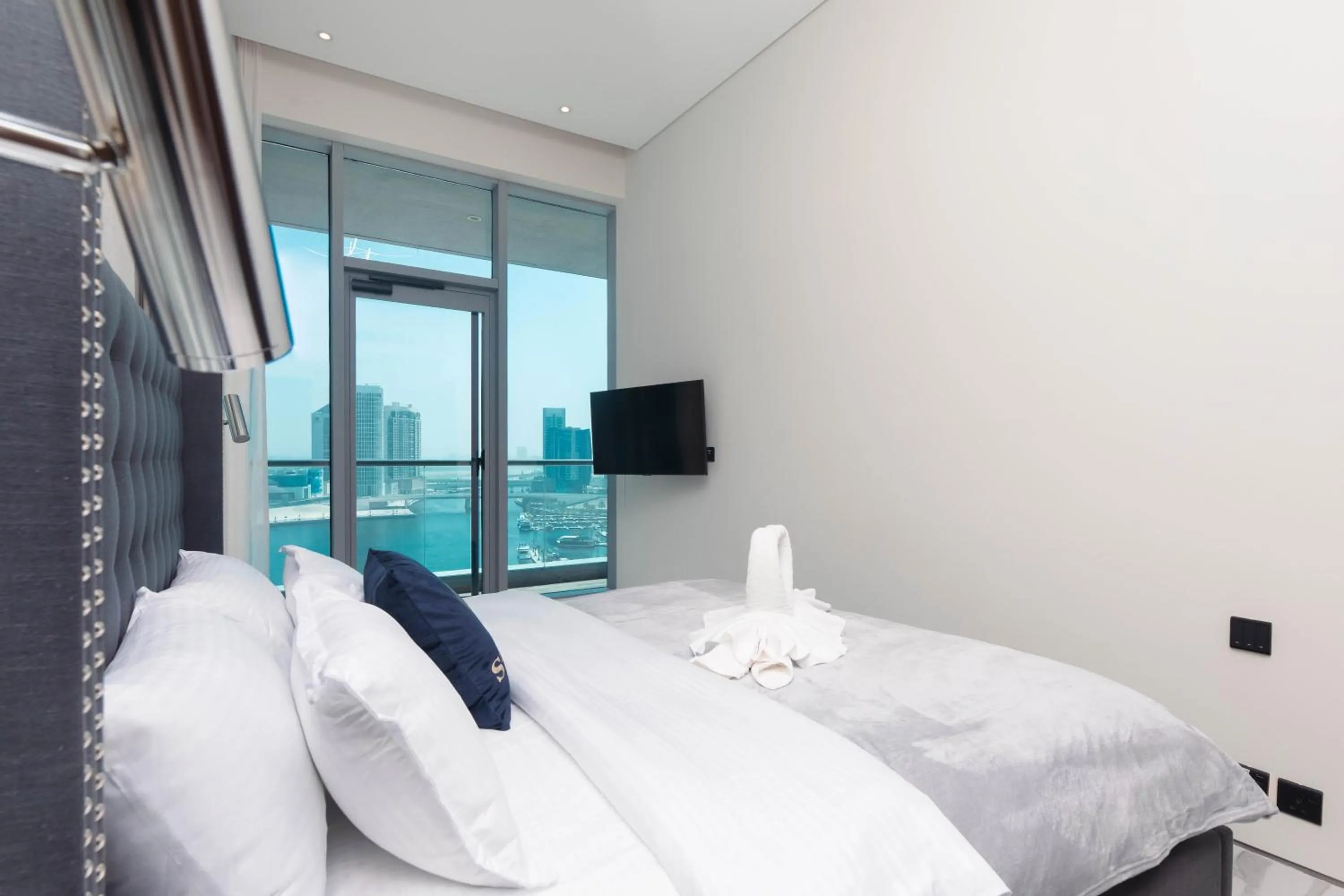 Bed in SIMPLY COMFORT in J ONE Tower