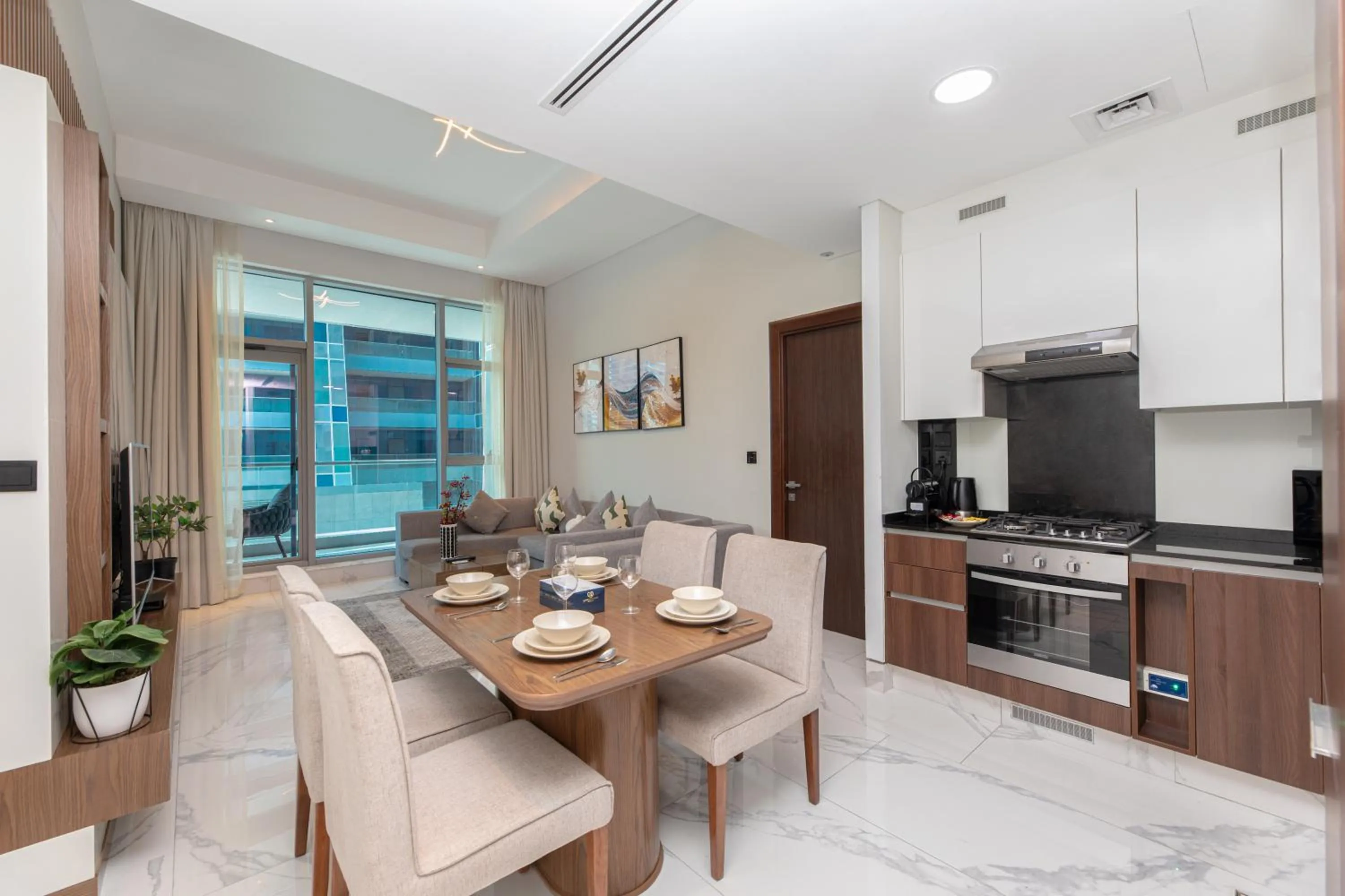 Kitchen or kitchenette in SIMPLY COMFORT in J ONE Tower