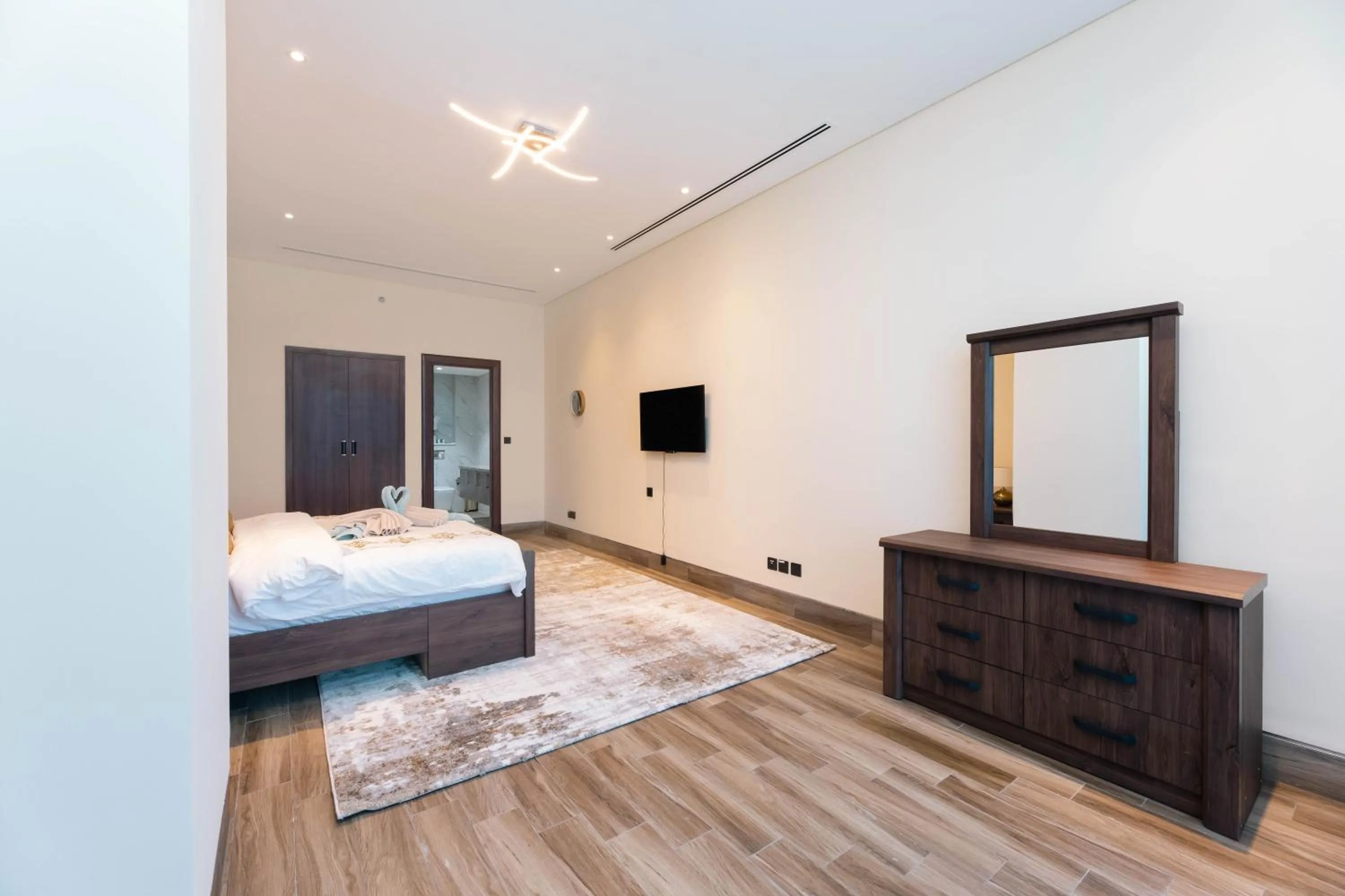 Bed in SIMPLY COMFORT in J ONE Tower