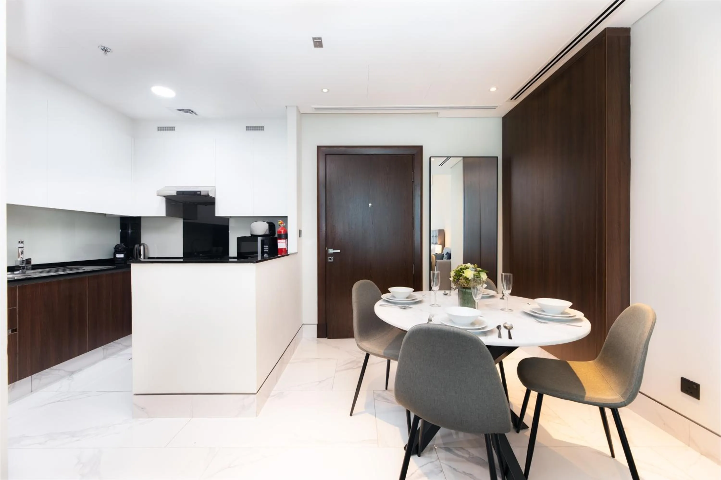 Coffee/tea facilities in SIMPLY COMFORT in J ONE Tower